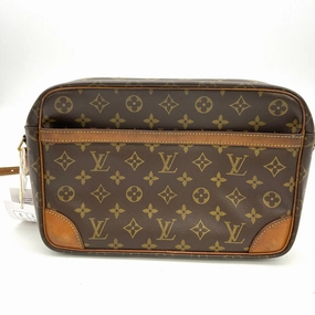 LOUIS VUITTON Monogram Trocadero 30 Shoulder Bag CNbwz10256