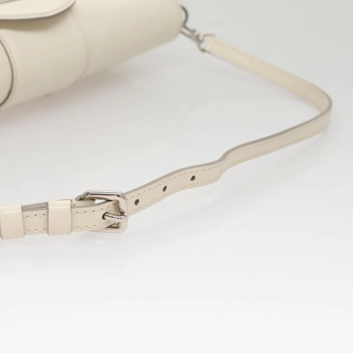 Louis Vuitton Montaigne White Leather Shoulder Bag
