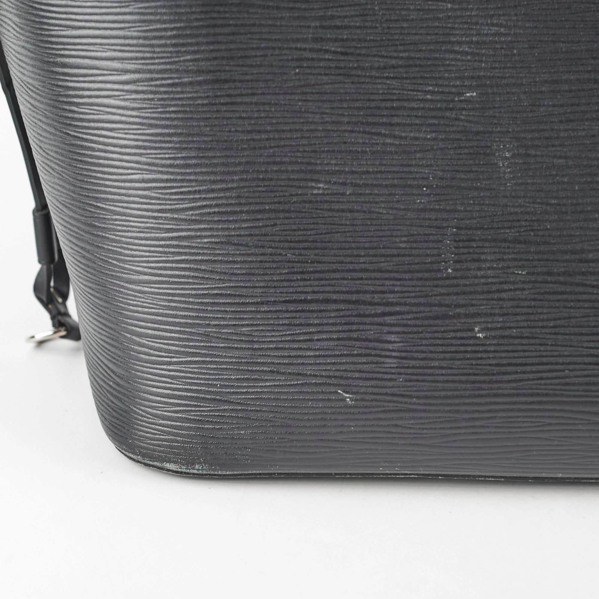 Louis Vuitton Neverfull MM Epi Black