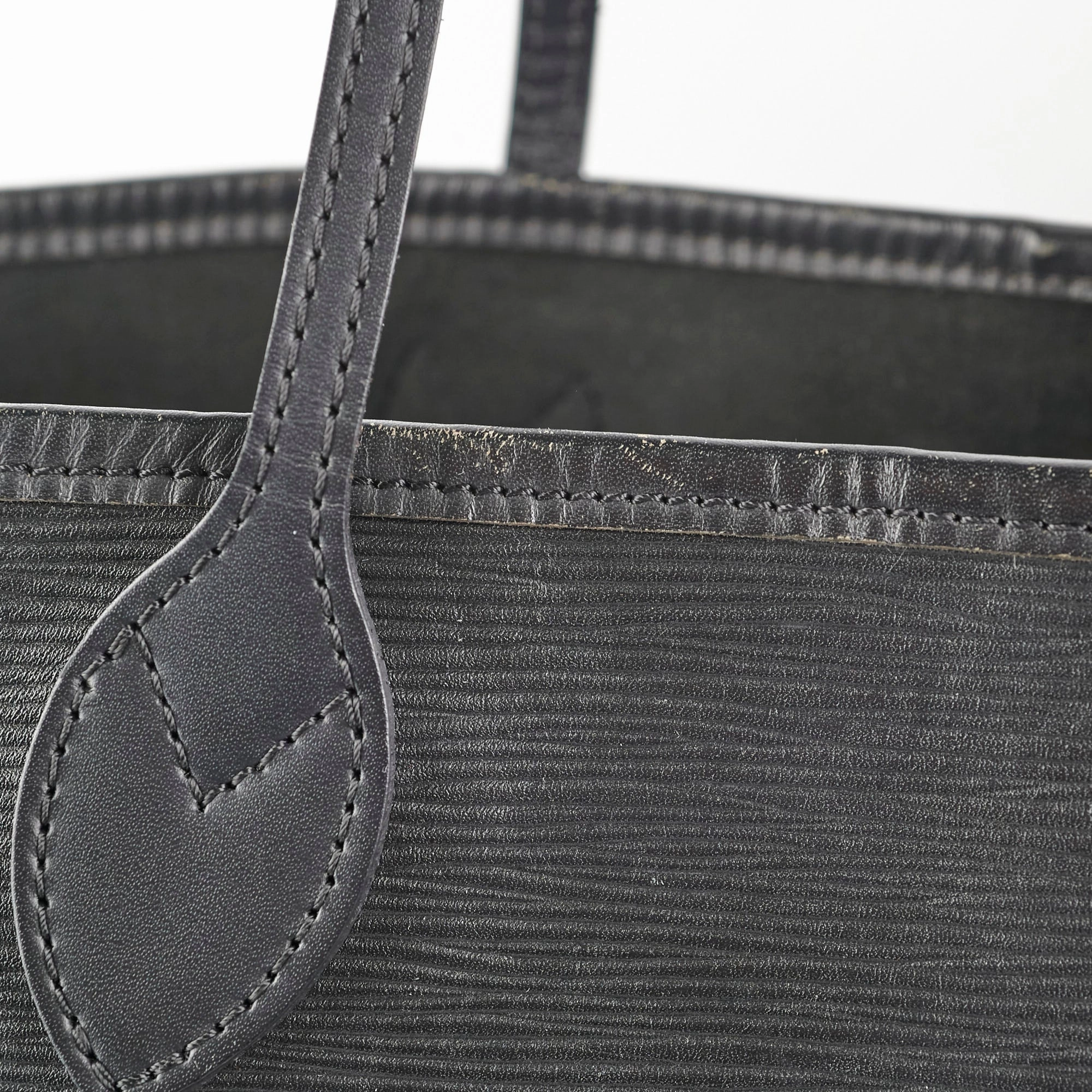 Louis Vuitton Neverfull MM Epi Black