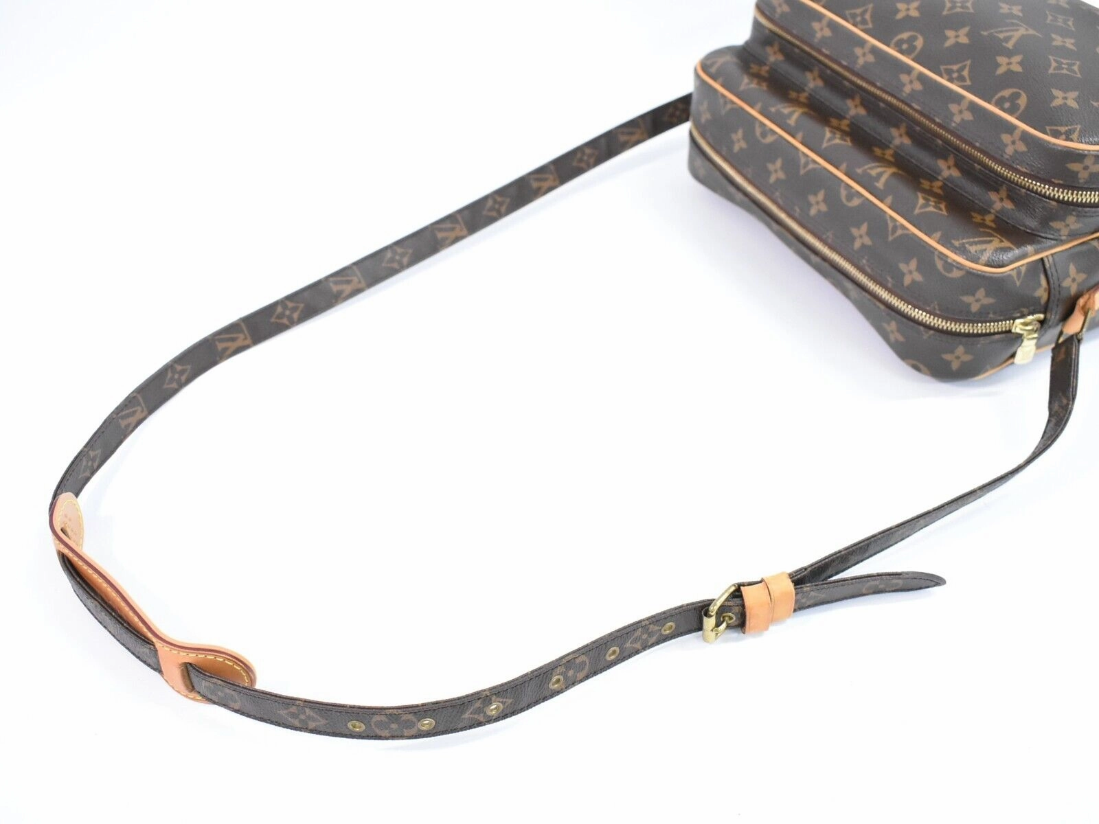 Louis Vuitton Nile  Canvas Shoulder Bag ()
