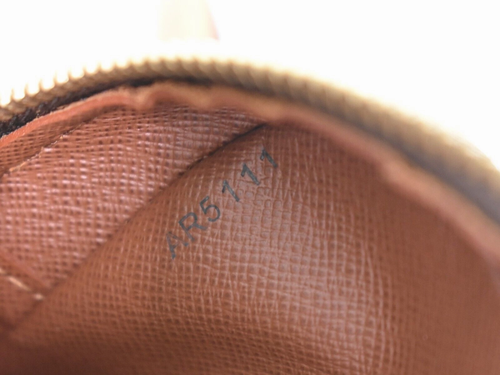 Louis Vuitton Nile  Canvas Shoulder Bag ()