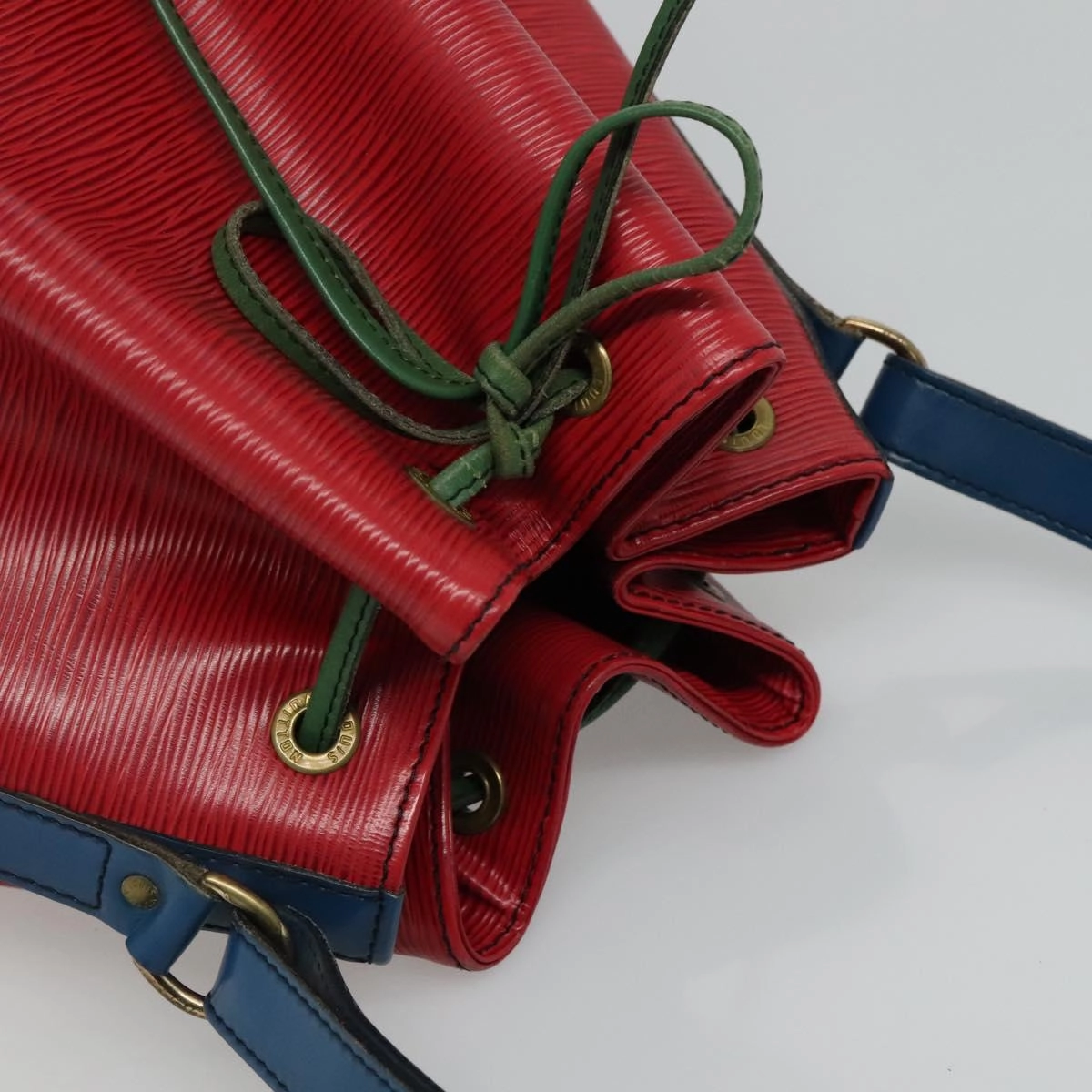 Louis Vuitton No Red Leather Shoulder Bag