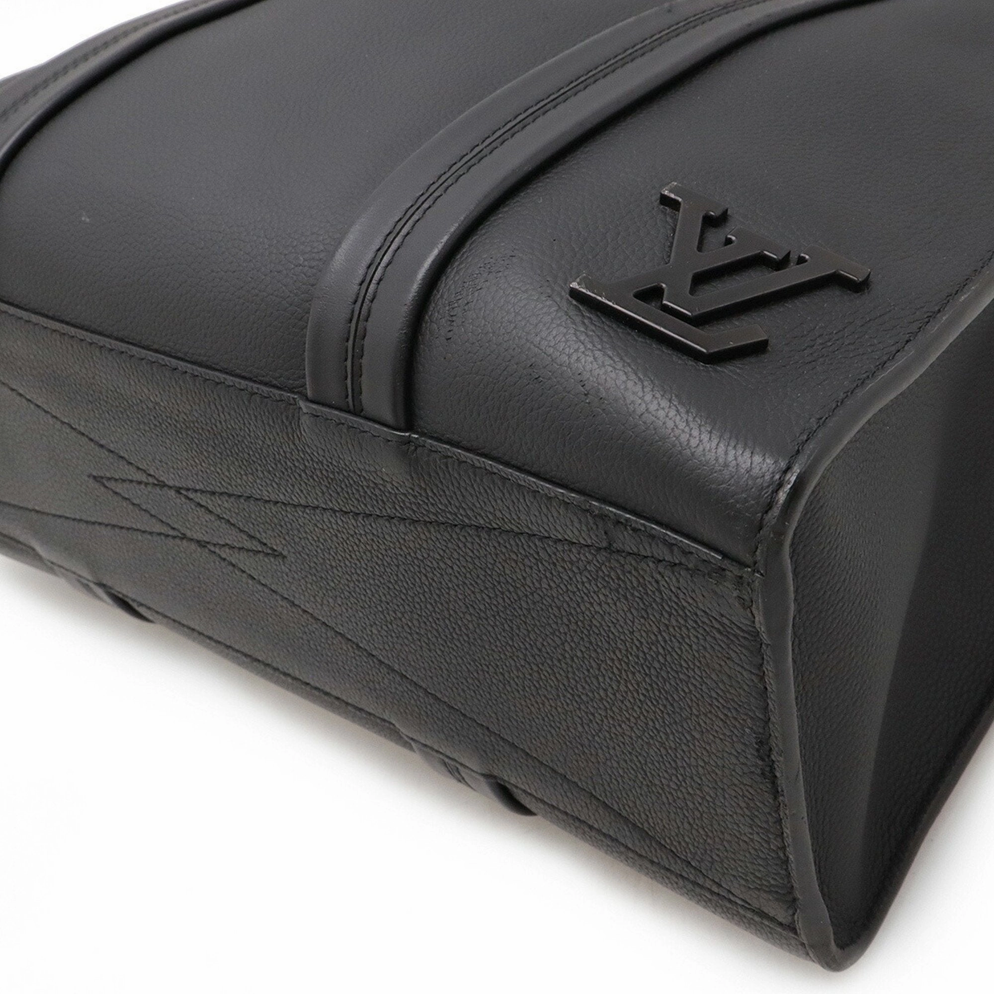 Louis Vuitton Noir Leather Tote Bag (Pre-Owned)