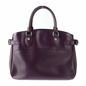Louis Vuitton Passy Leather Handbag (Pre-Owned)