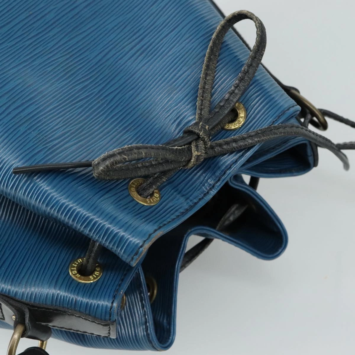 Louis Vuitton Petit No Blue Leather Shoulder Bag