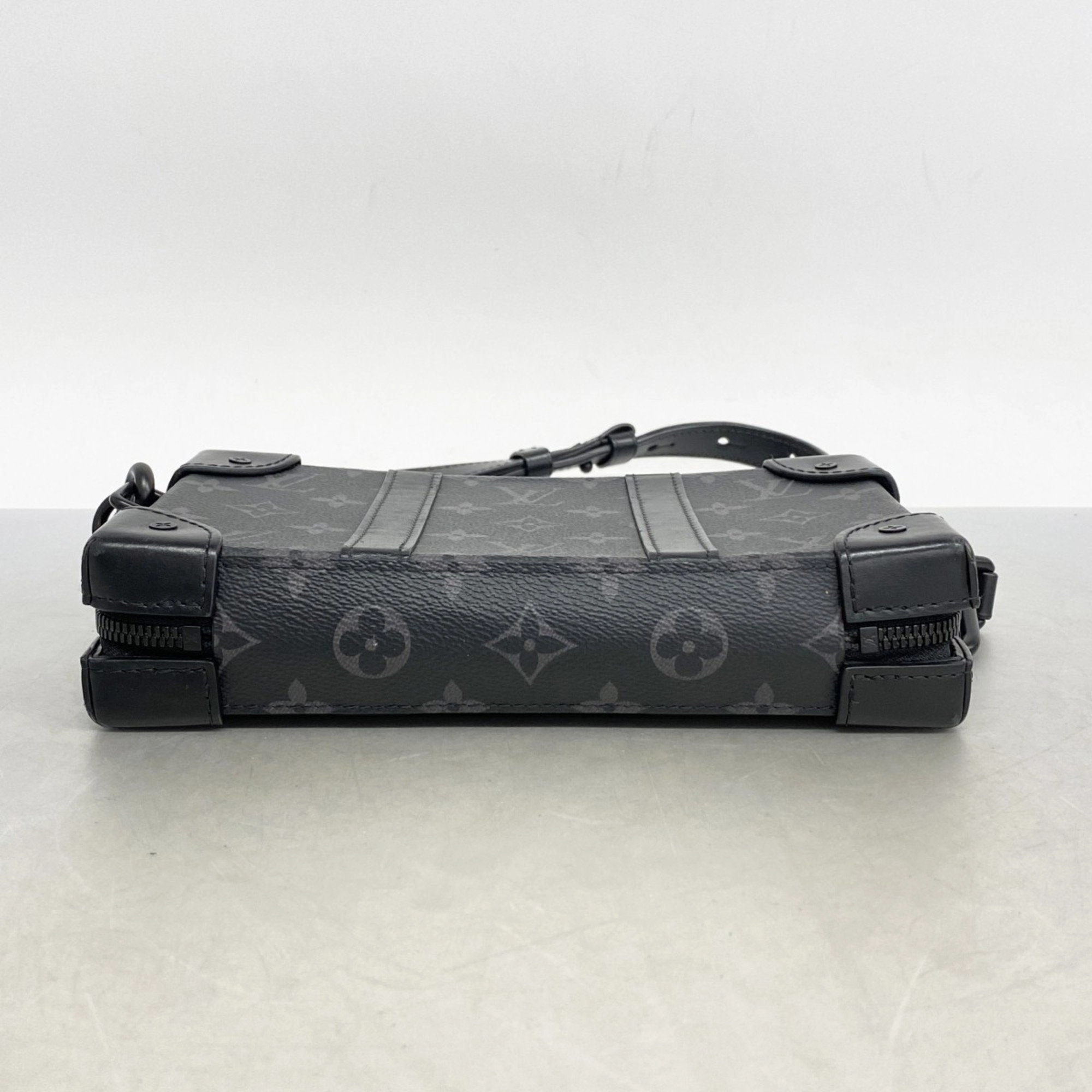 Louis Vuitton Shoulder Bag (Pre-Owned)