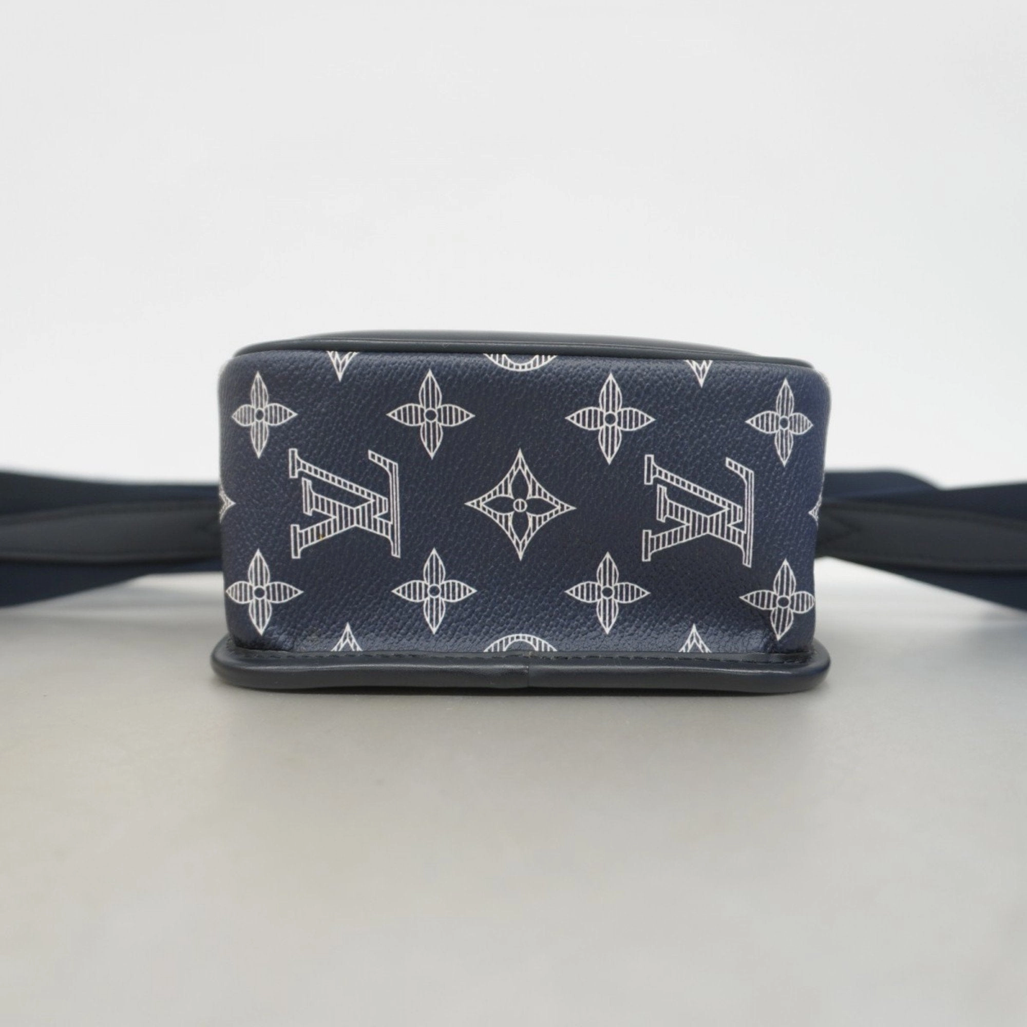 Louis Vuitton Shoulder Bag (Pre-Owned)