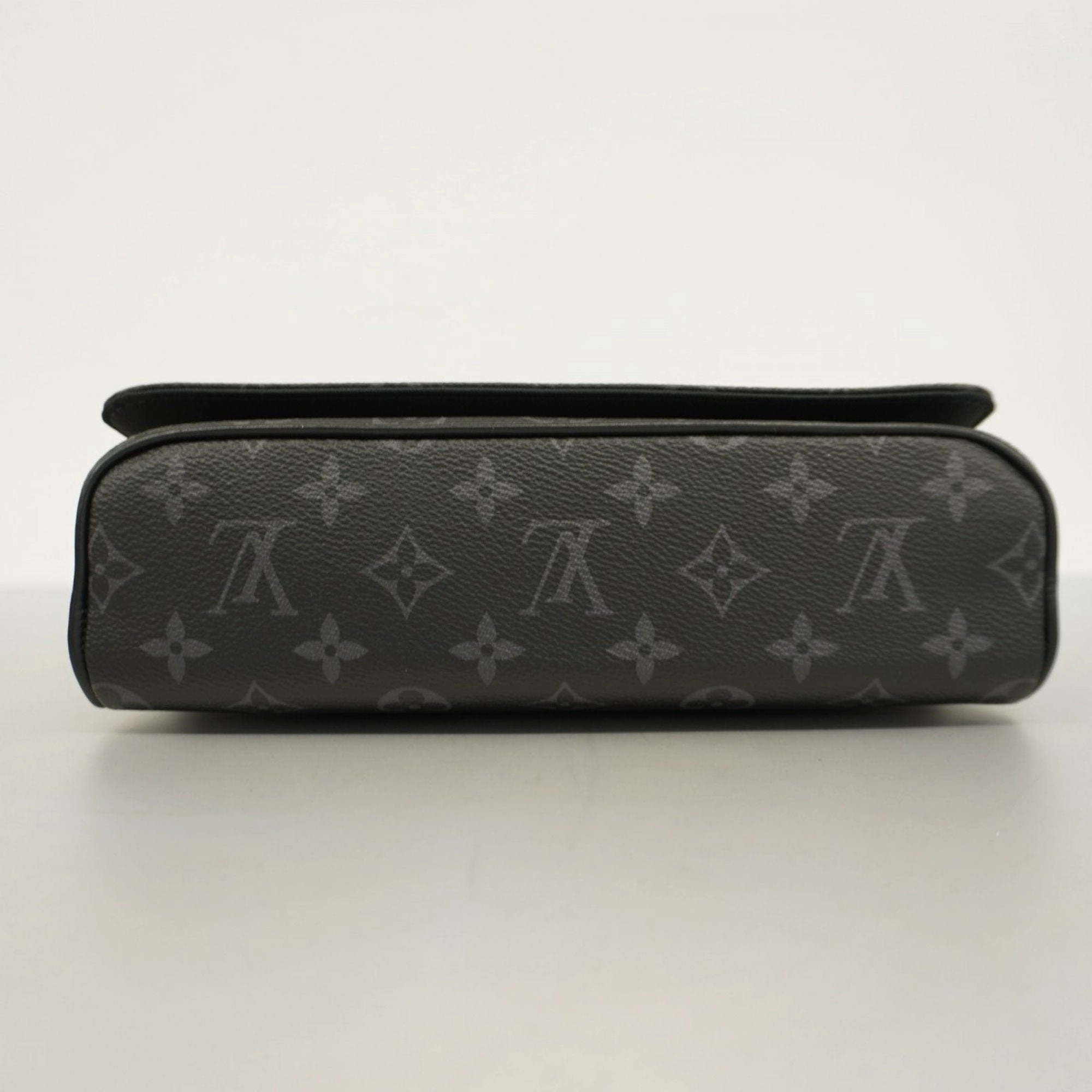 Louis Vuitton Shoulder Bag (Pre-Owned)