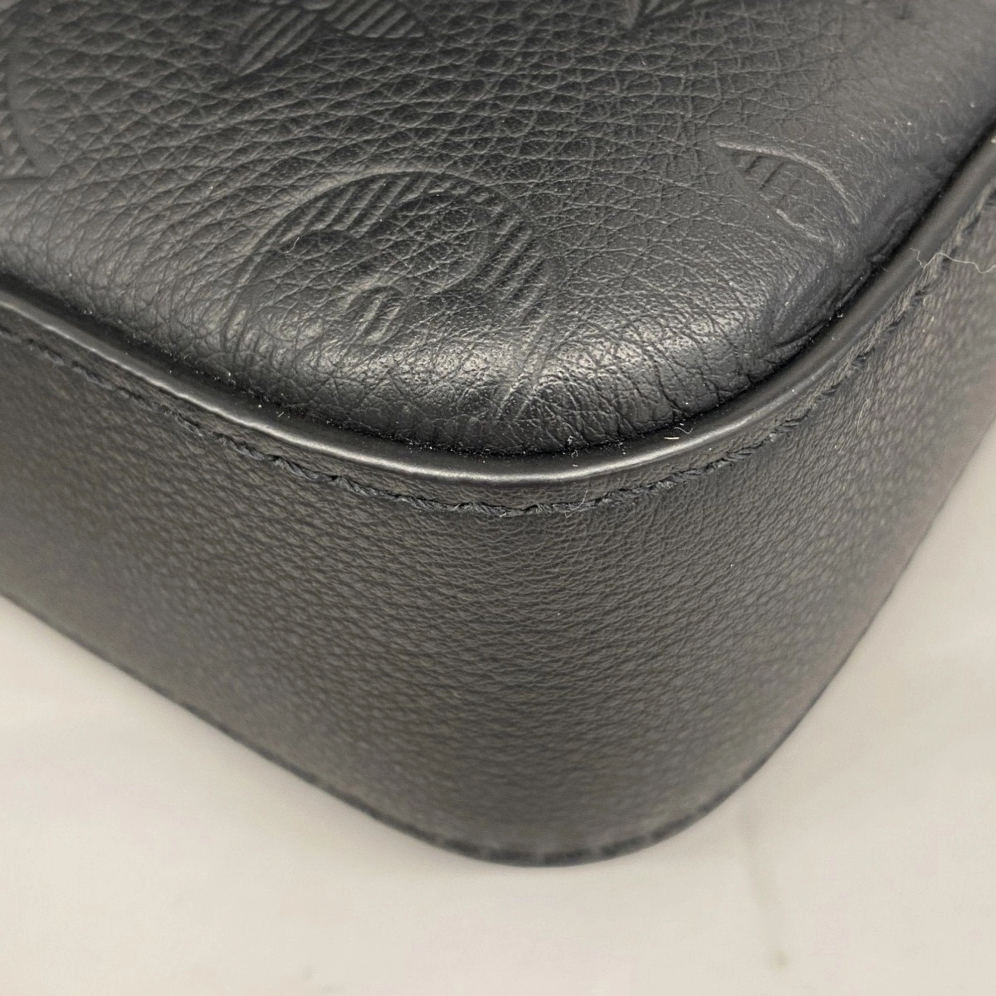Louis Vuitton Shoulder Bag (Pre-Owned)