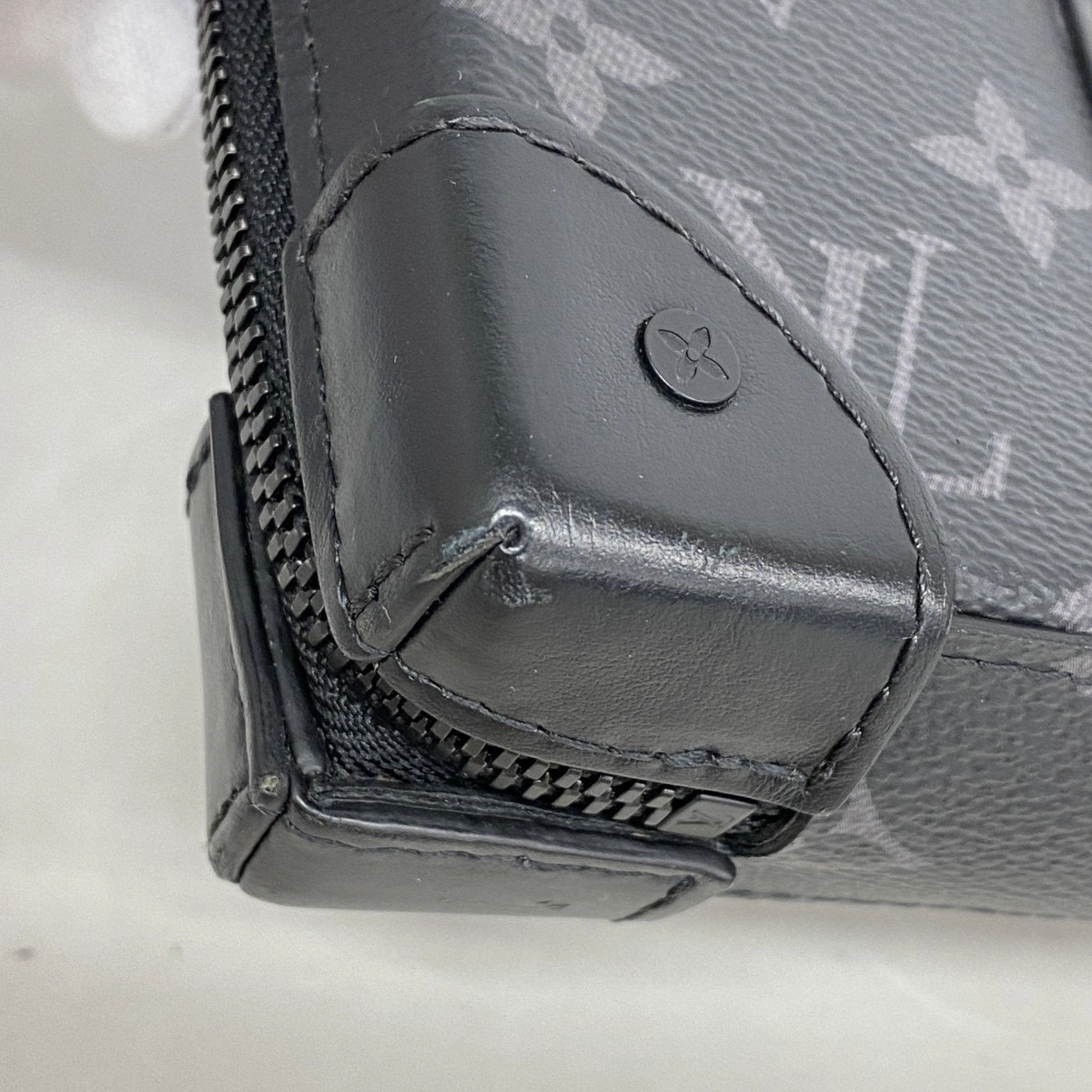Louis Vuitton Shoulder Bag (Pre-Owned)