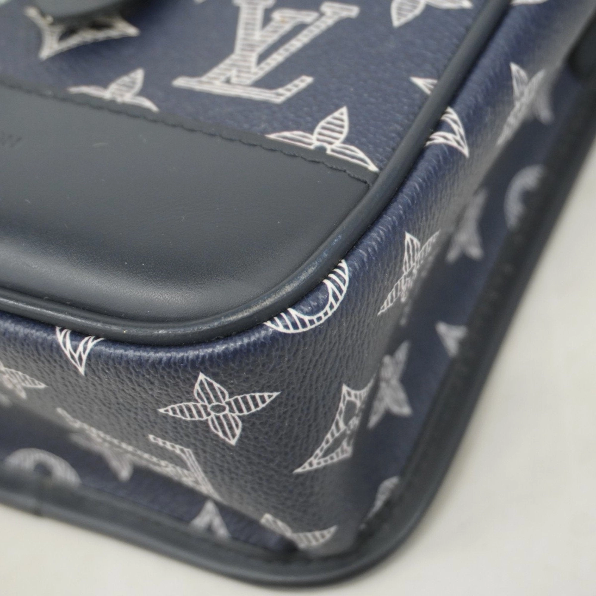 Louis Vuitton Shoulder Bag (Pre-Owned)
