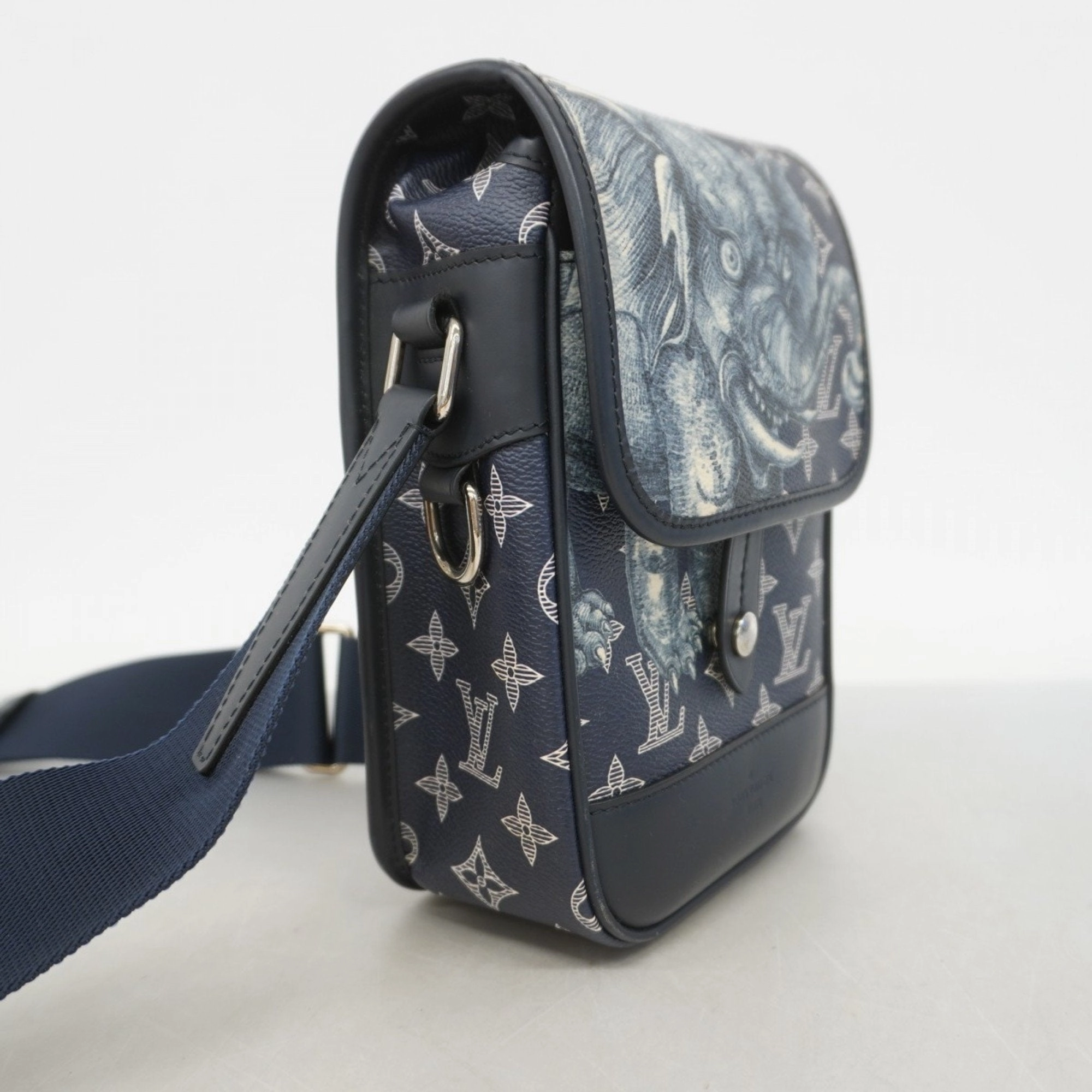 Louis Vuitton Shoulder Bag (Pre-Owned)