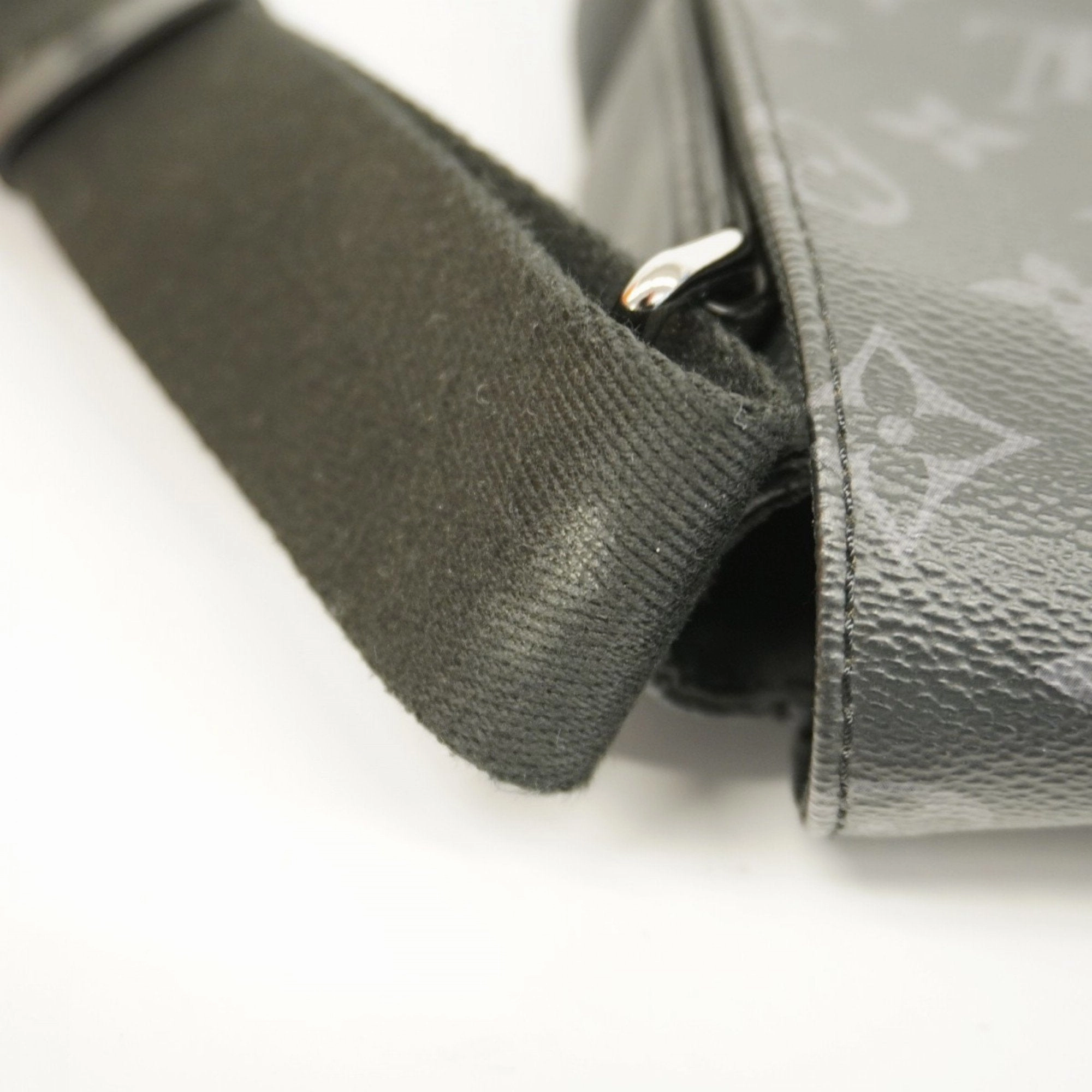 Louis Vuitton Shoulder Bag (Pre-Owned)