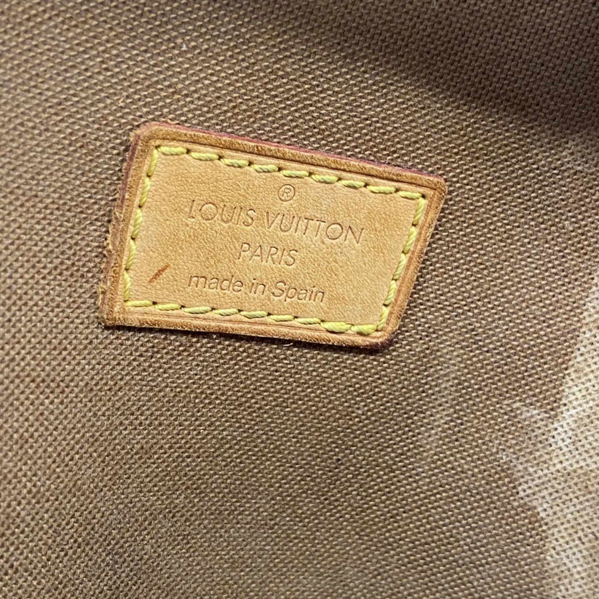 Louis Vuitton Sling Bag (Pre-Owned)
