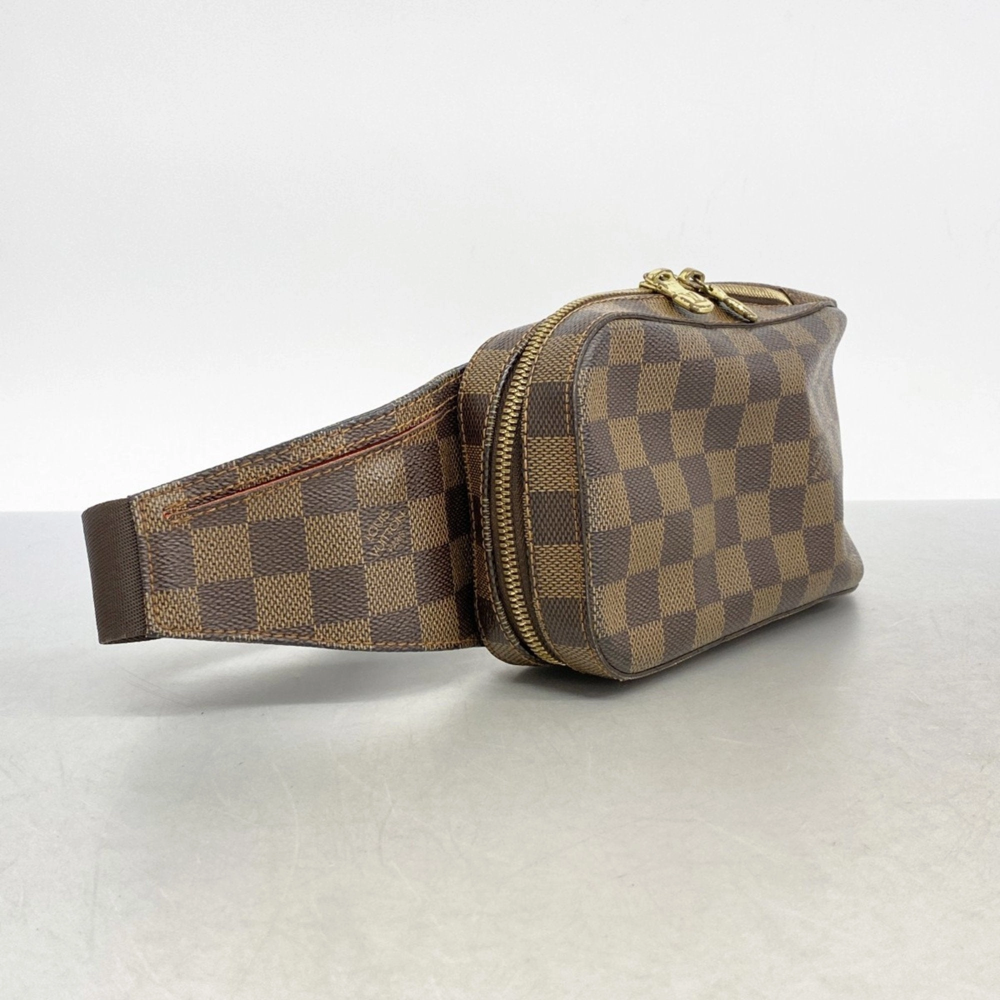 Louis Vuitton Sling Bag (Pre-Owned)