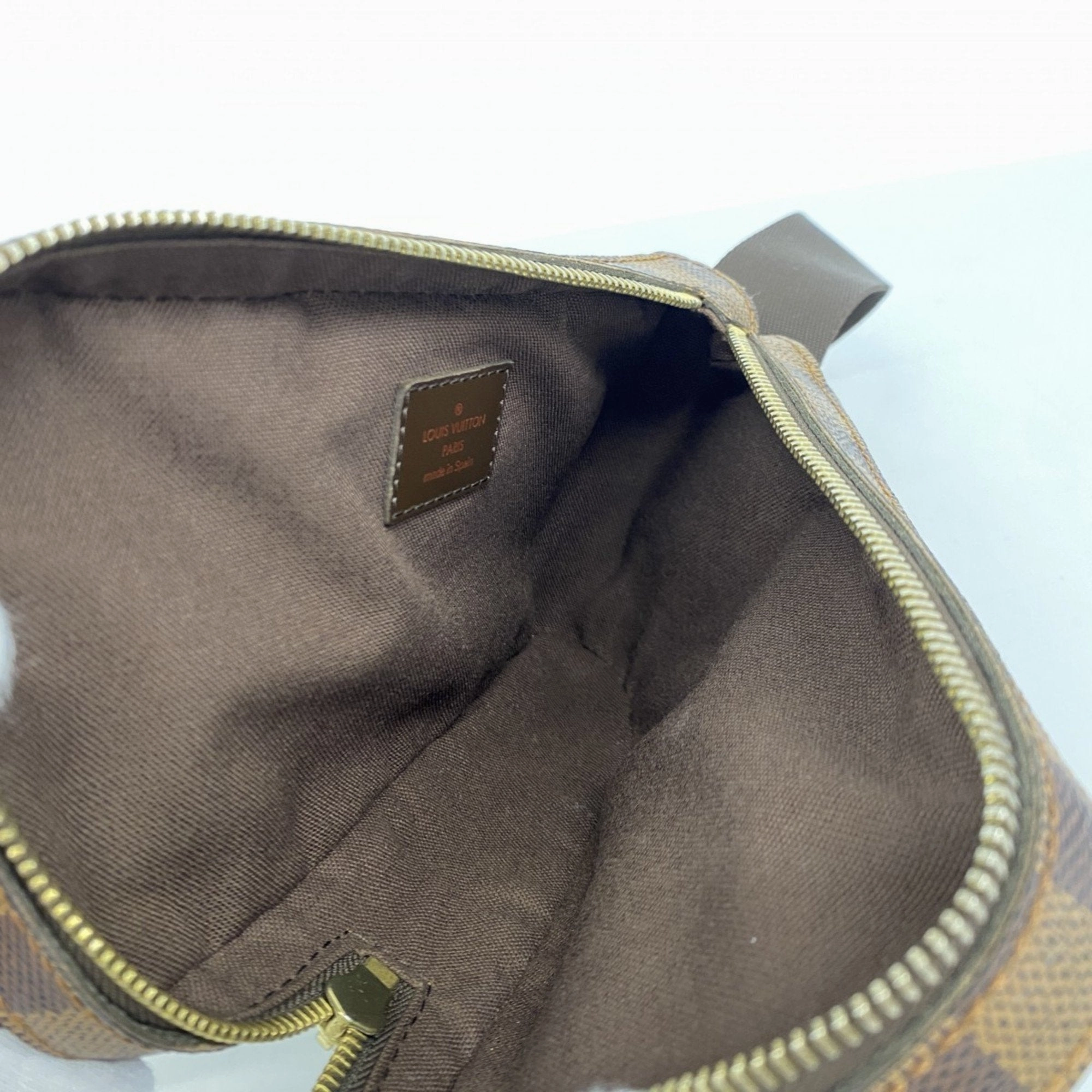 Louis Vuitton Sling Bag (Pre-Owned)