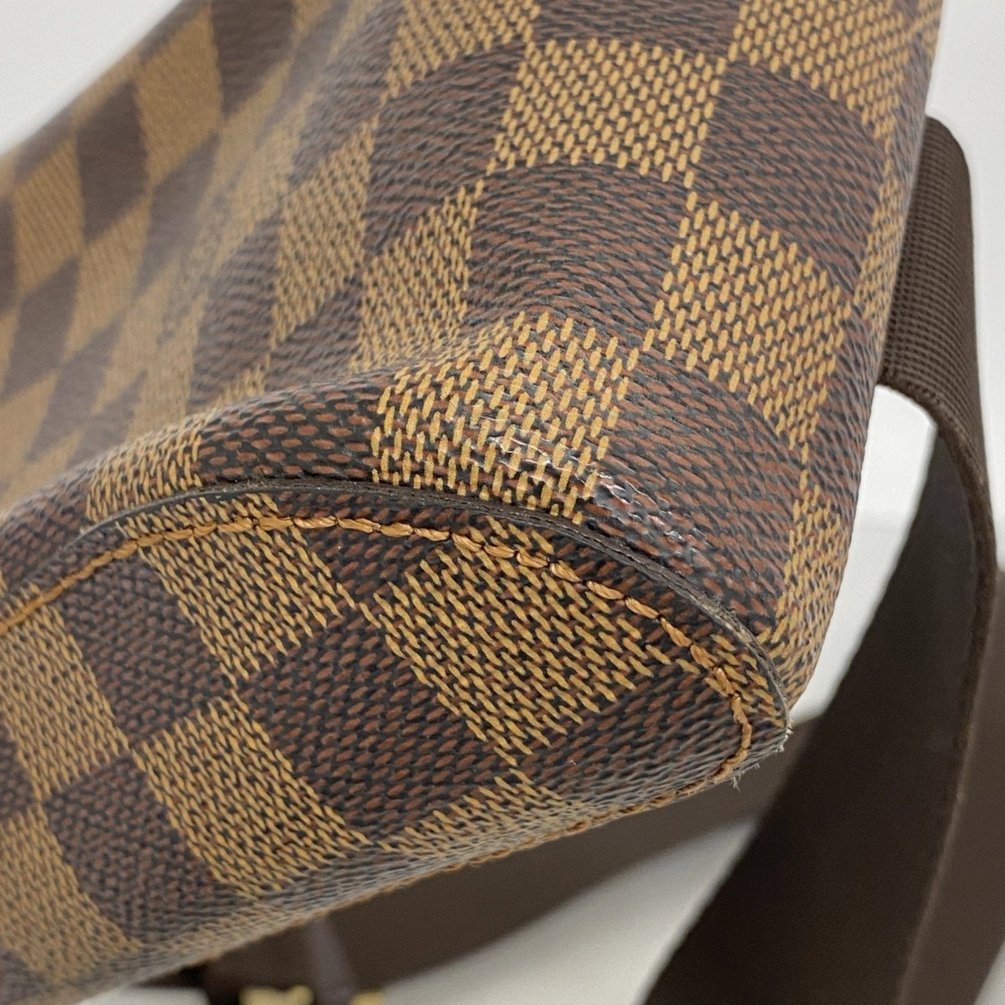 Louis Vuitton Sling Bag (Pre-Owned)