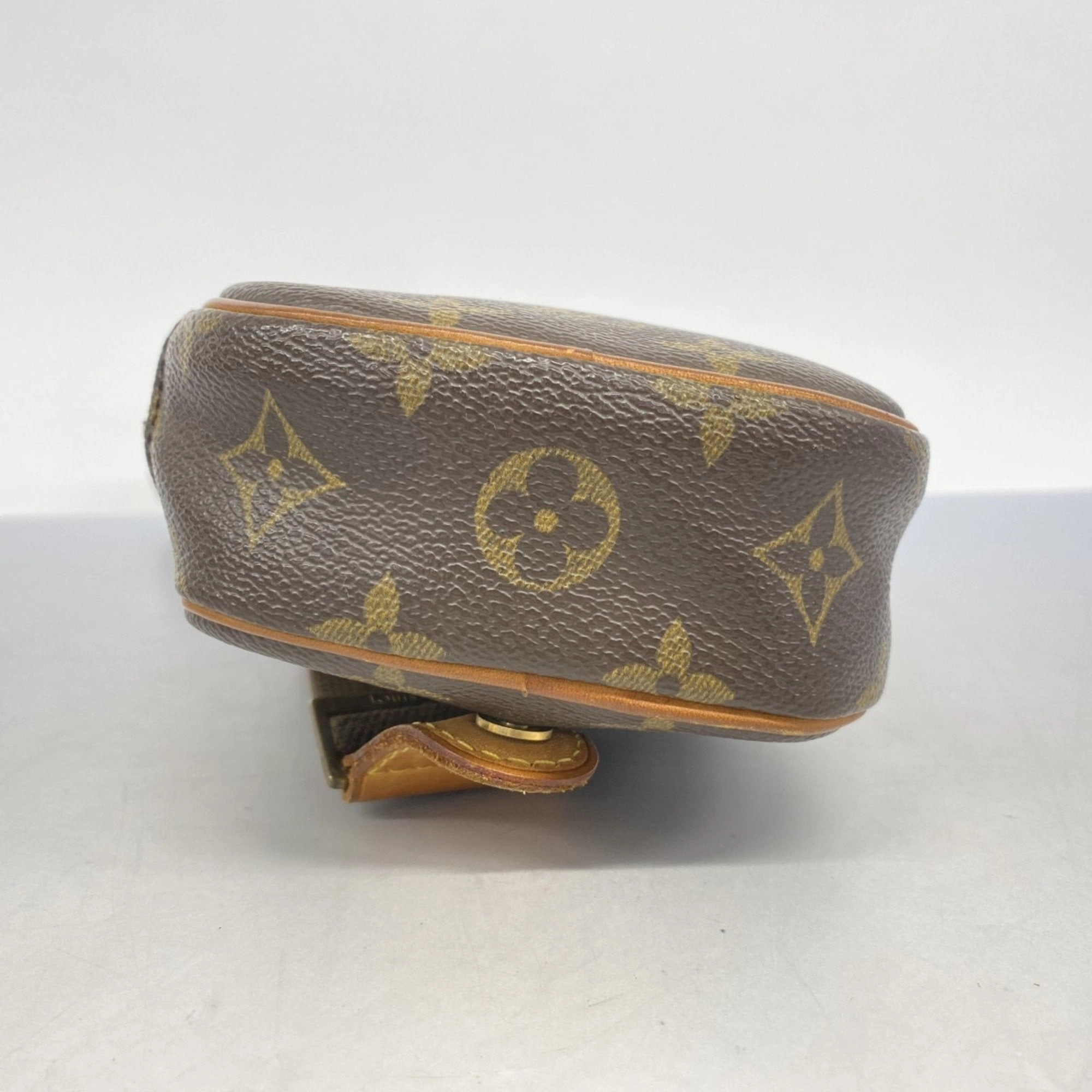 Louis Vuitton Sling Bag (Pre-Owned)