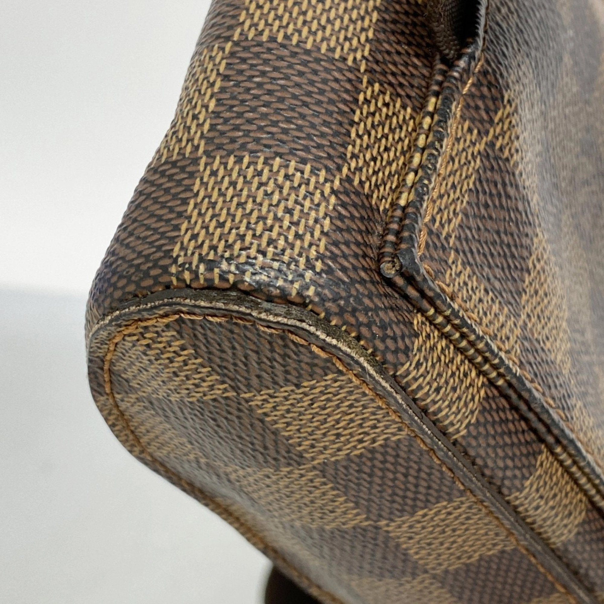 Louis Vuitton Sling Bag (Pre-Owned)