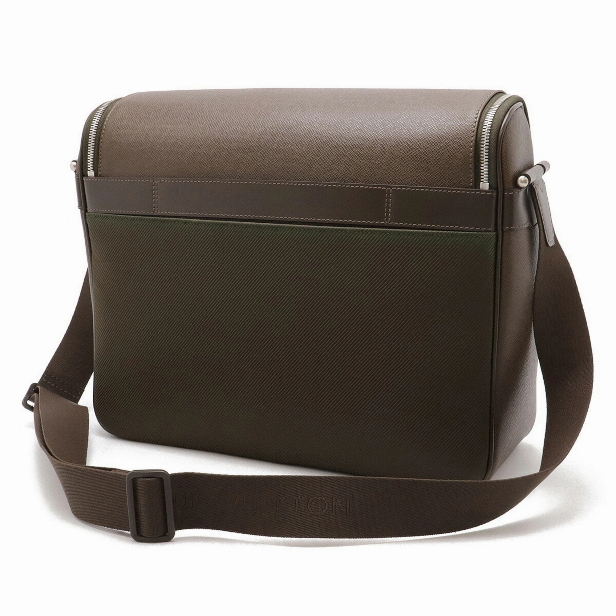 Louis Vuitton Taiga Taiga Leather Nylon Canvas Shoulder Bag (Pre-Owned)