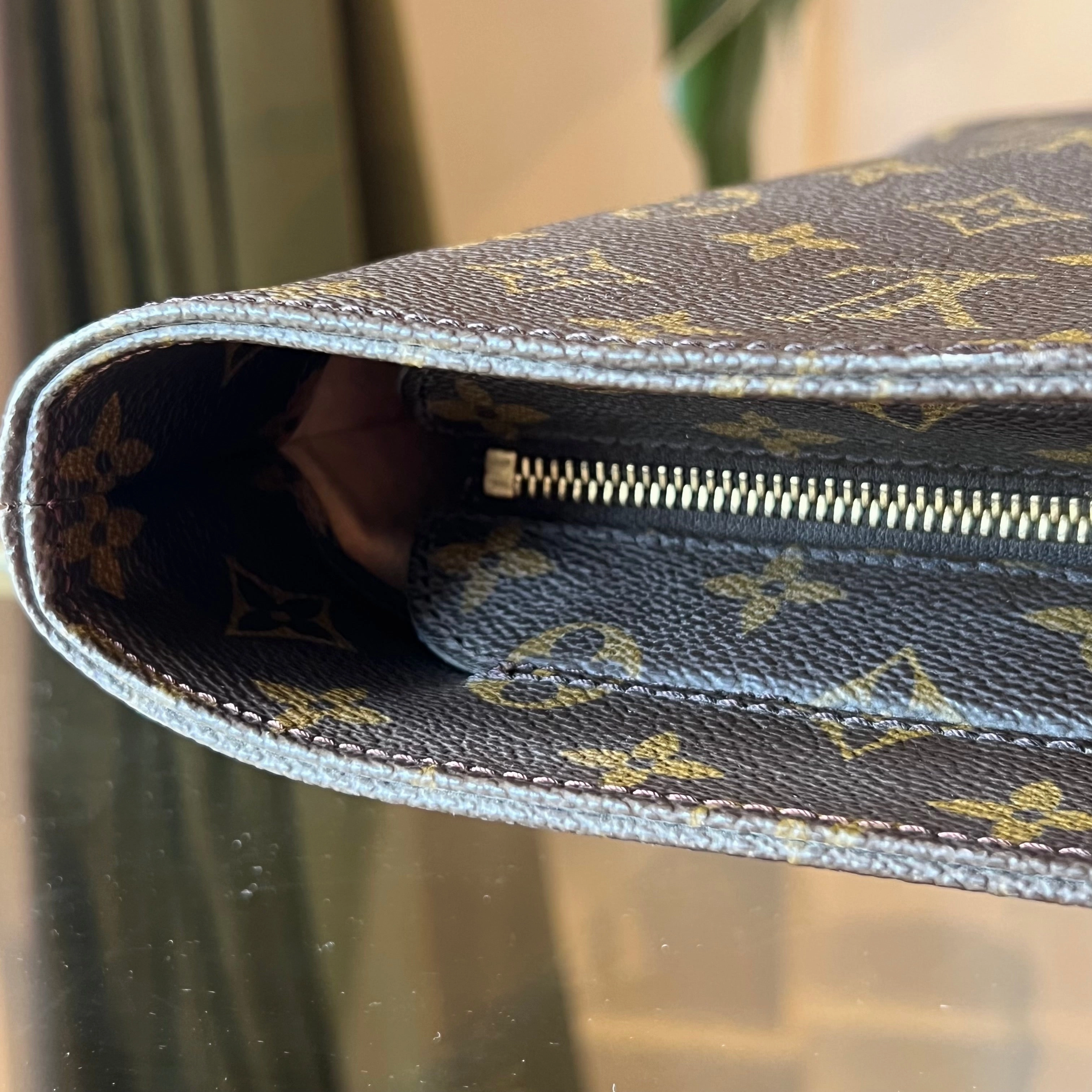 LOUIS VUITTON Vintage Monogram Luco Tote