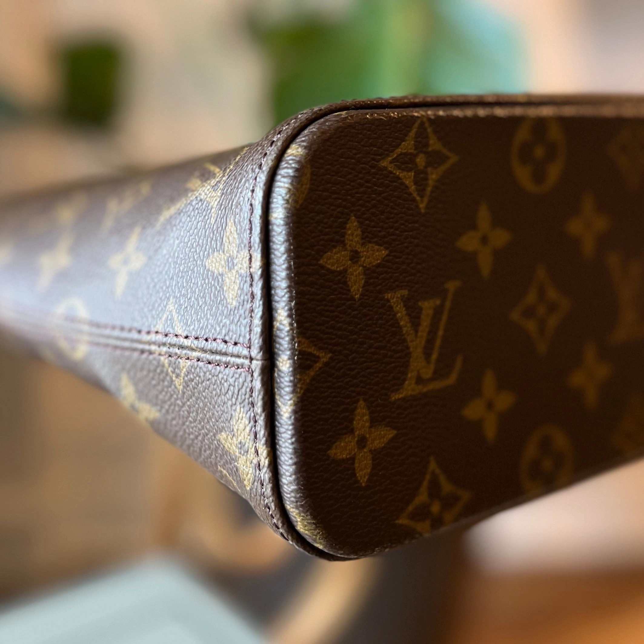 LOUIS VUITTON Vintage Monogram Luco Tote