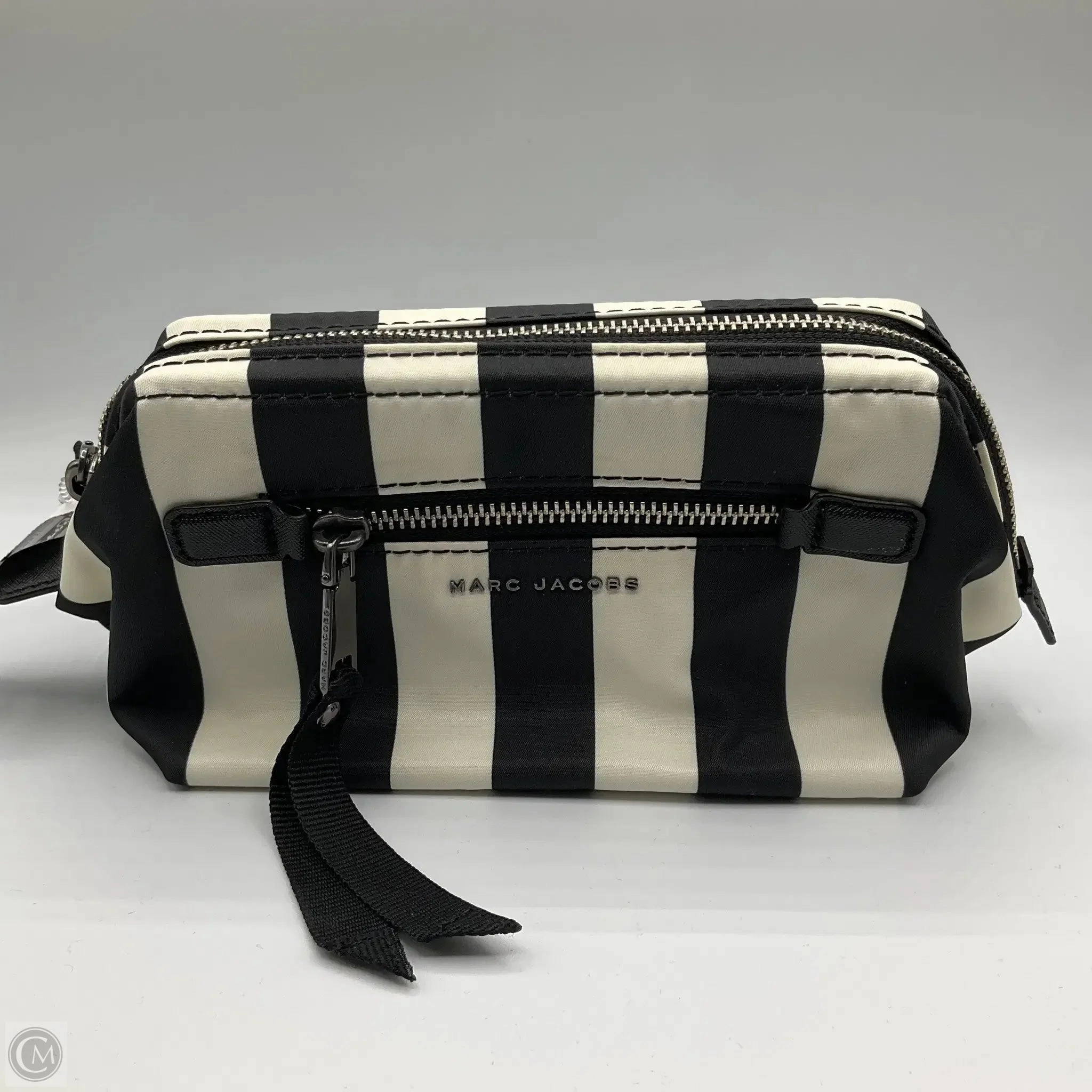 Makeup Bag Luxury Designer By Marc Jacobs, Size: Medium