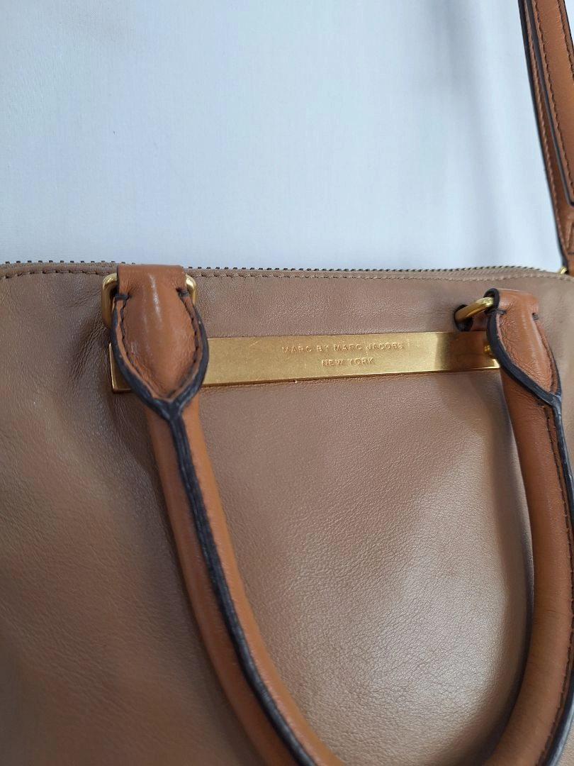 Marc Jacobs Medium Multicompartment Contrast Gold Hard Wear Bag