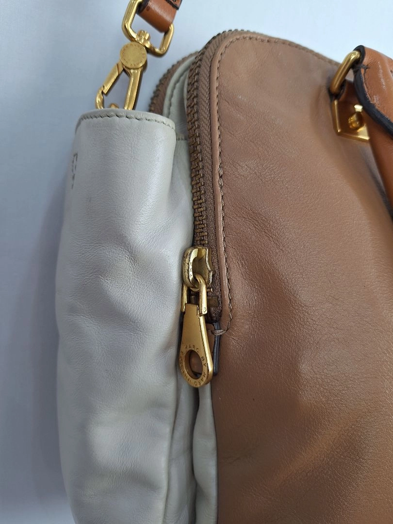 Marc Jacobs Medium Multicompartment Contrast Gold Hard Wear Bag
