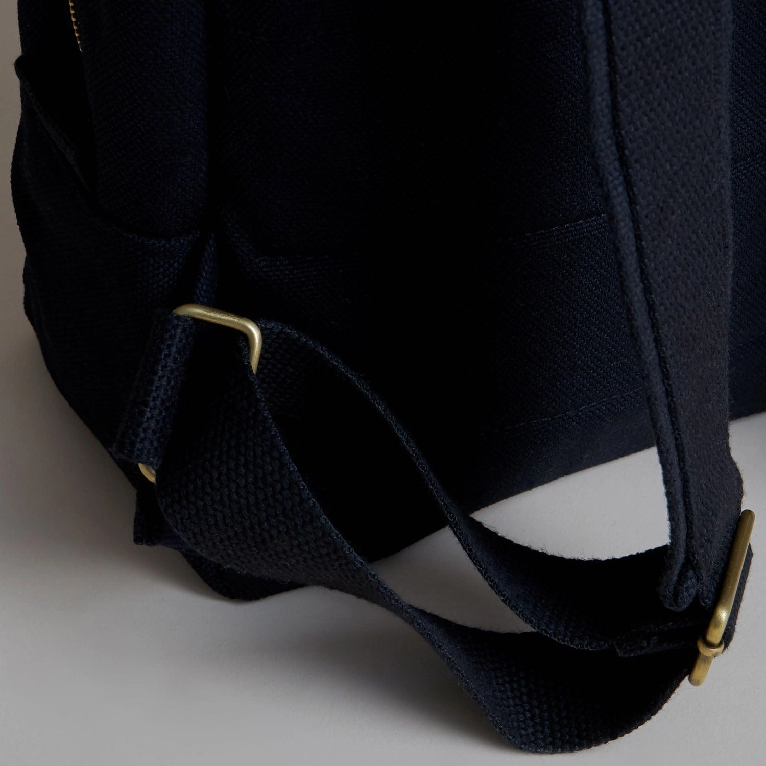 Natural Cotton Canvas Daypack | Night Black