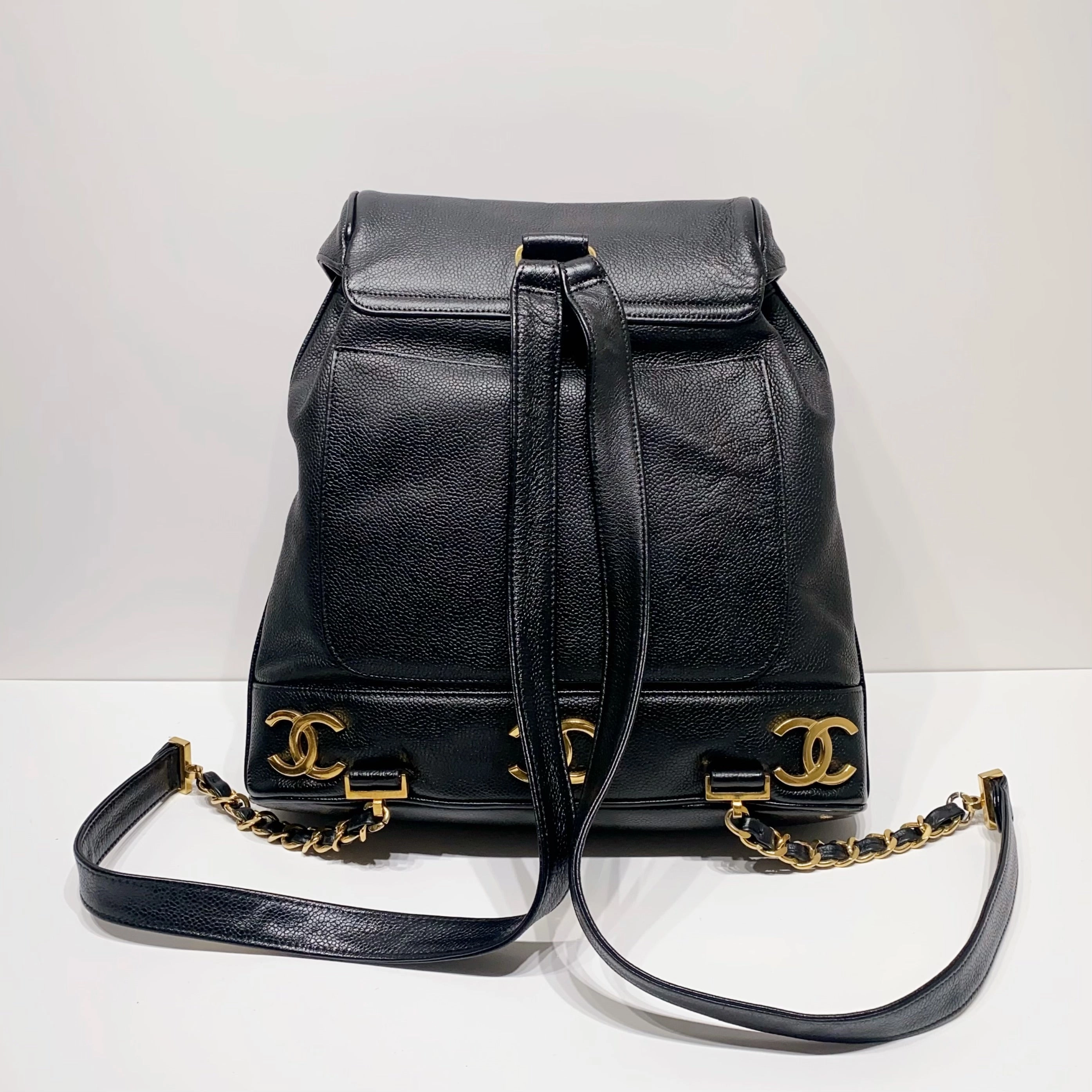 No.2940-Chanel Vintage Caviar Triple CC Backpack