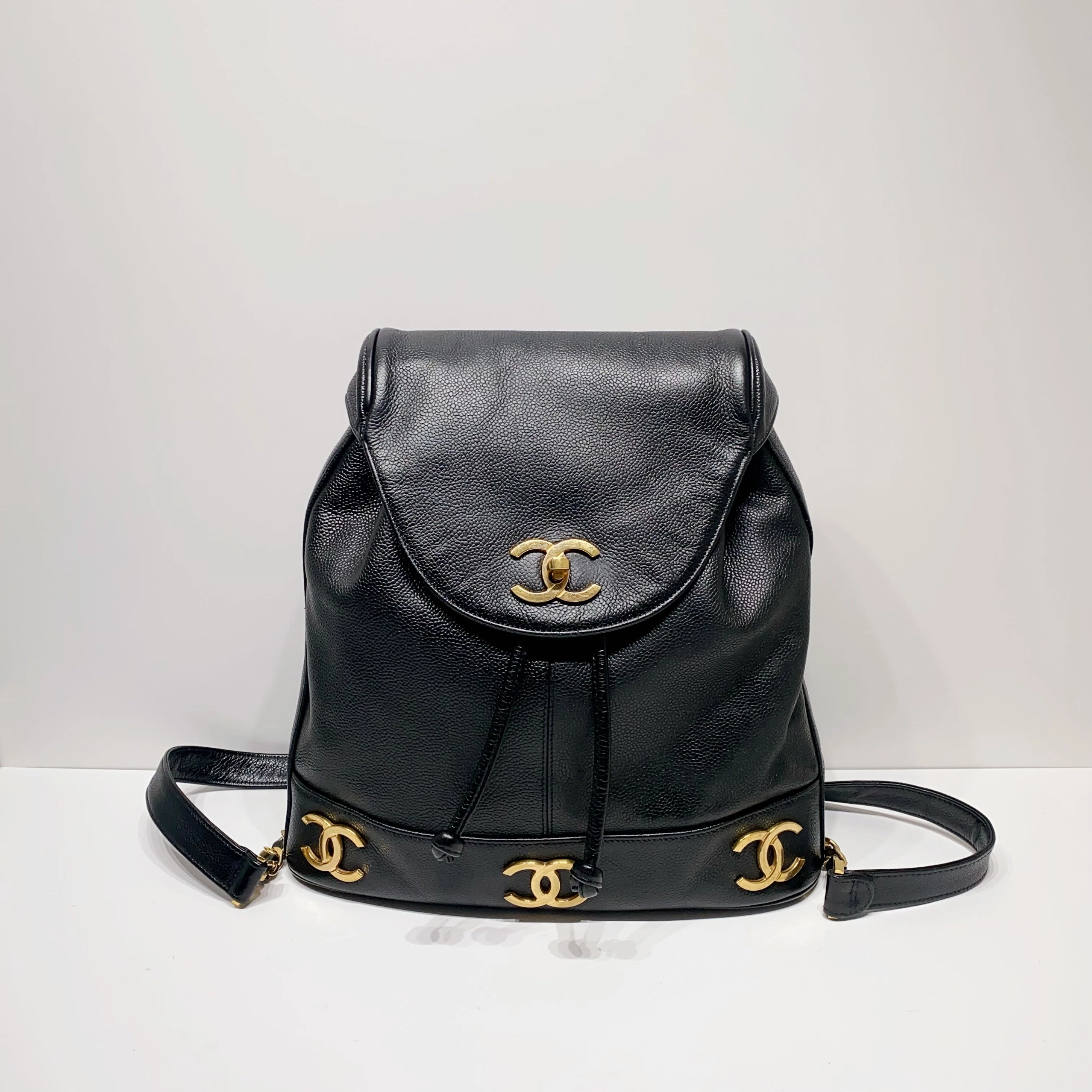 No.2940-Chanel Vintage Caviar Triple CC Backpack