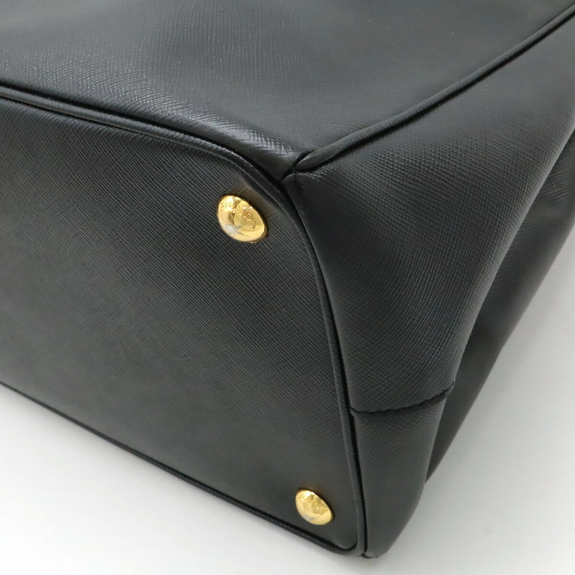 Prada  Leather Handbag Tote Bag (Pre-Owned)