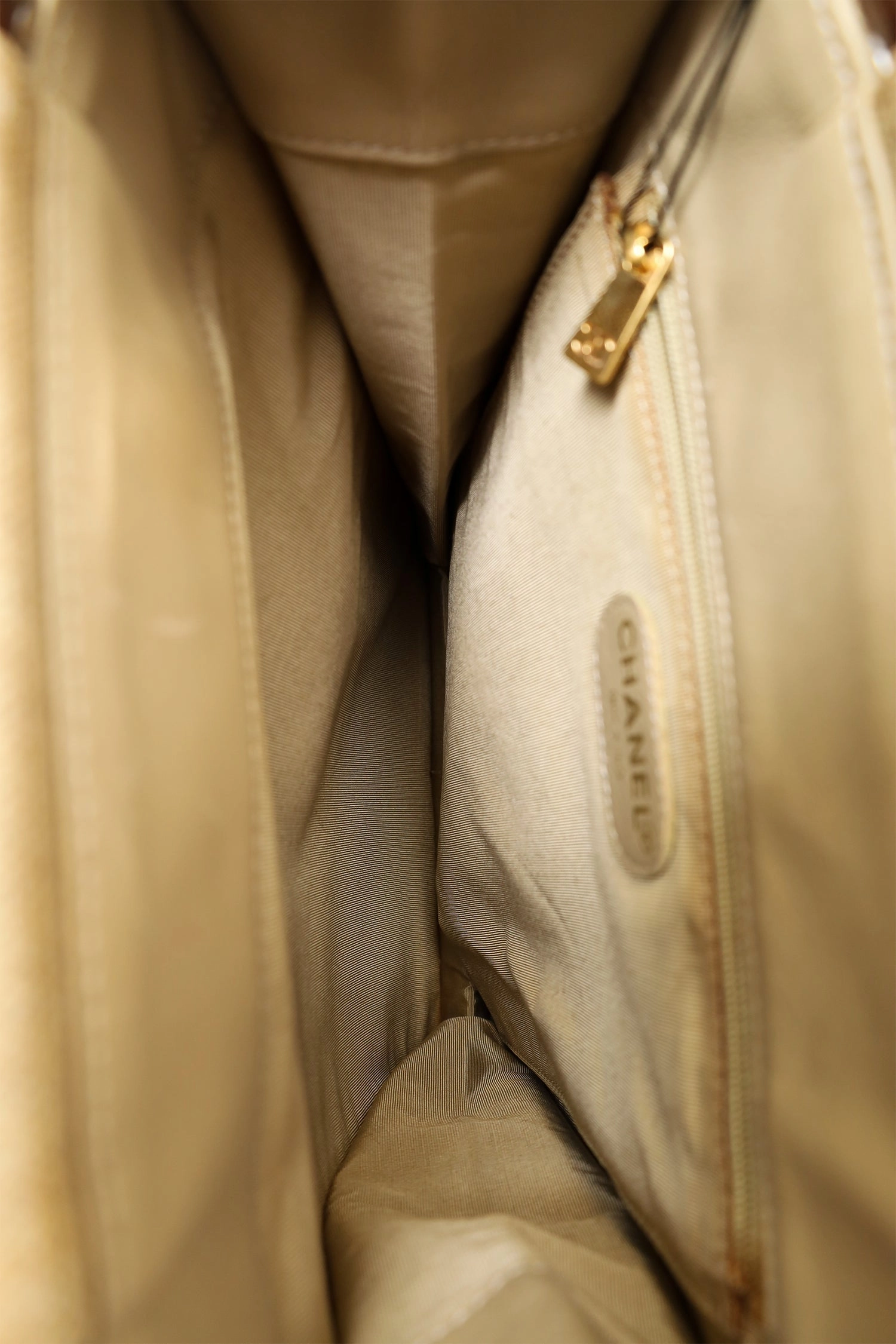 Pre-Loved Chanel 2000-02 Beige CC Stitched Woven Linen Wood Handle Tote Bag