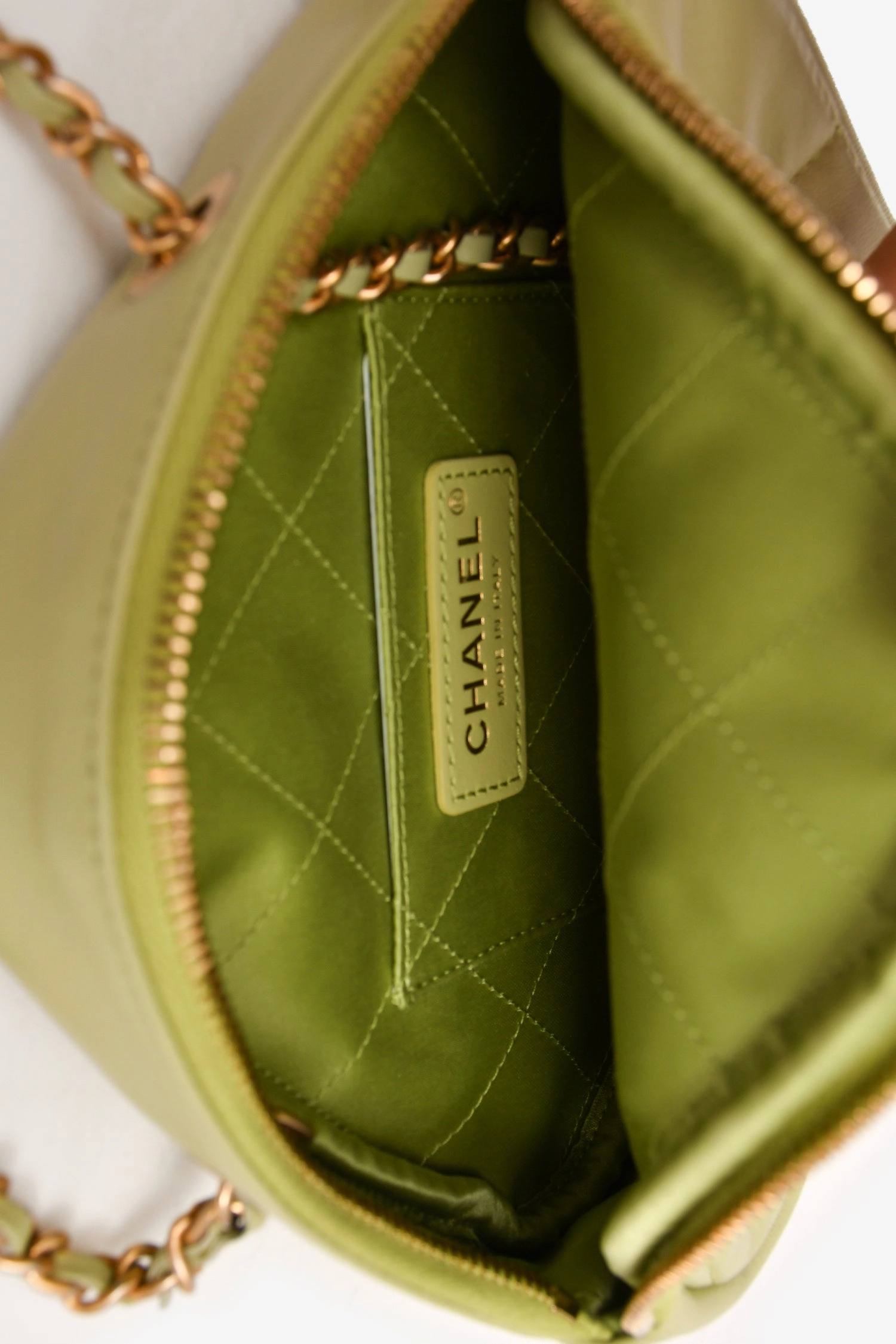 Pre-Loved Chanel 2019-2020 Green Lambskin Leather Diamond CC Crossbody