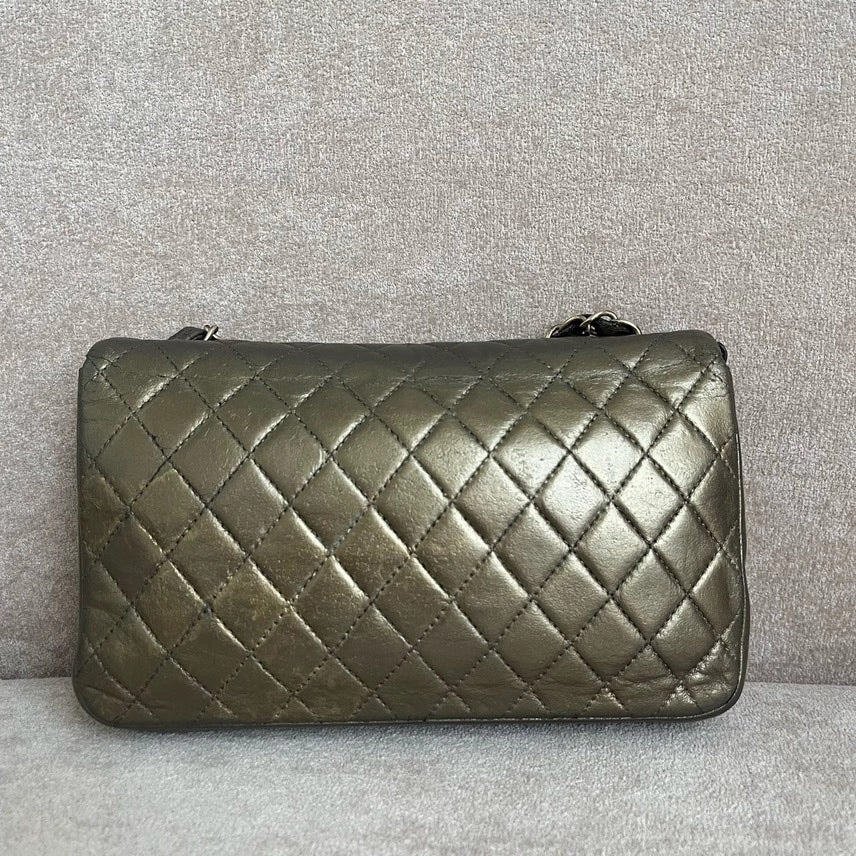 Preloved Chanel HMM Quilted Olive Leather Shoulder Bag