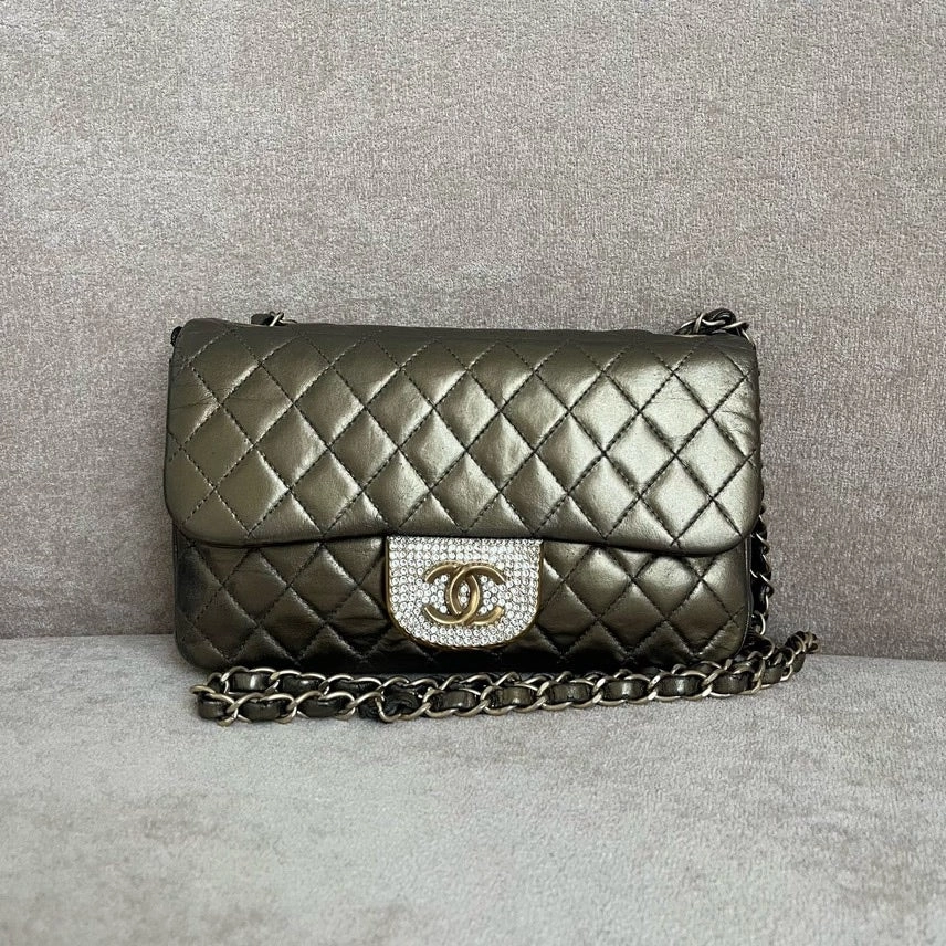 Preloved Chanel HMM Quilted Olive Leather Shoulder Bag