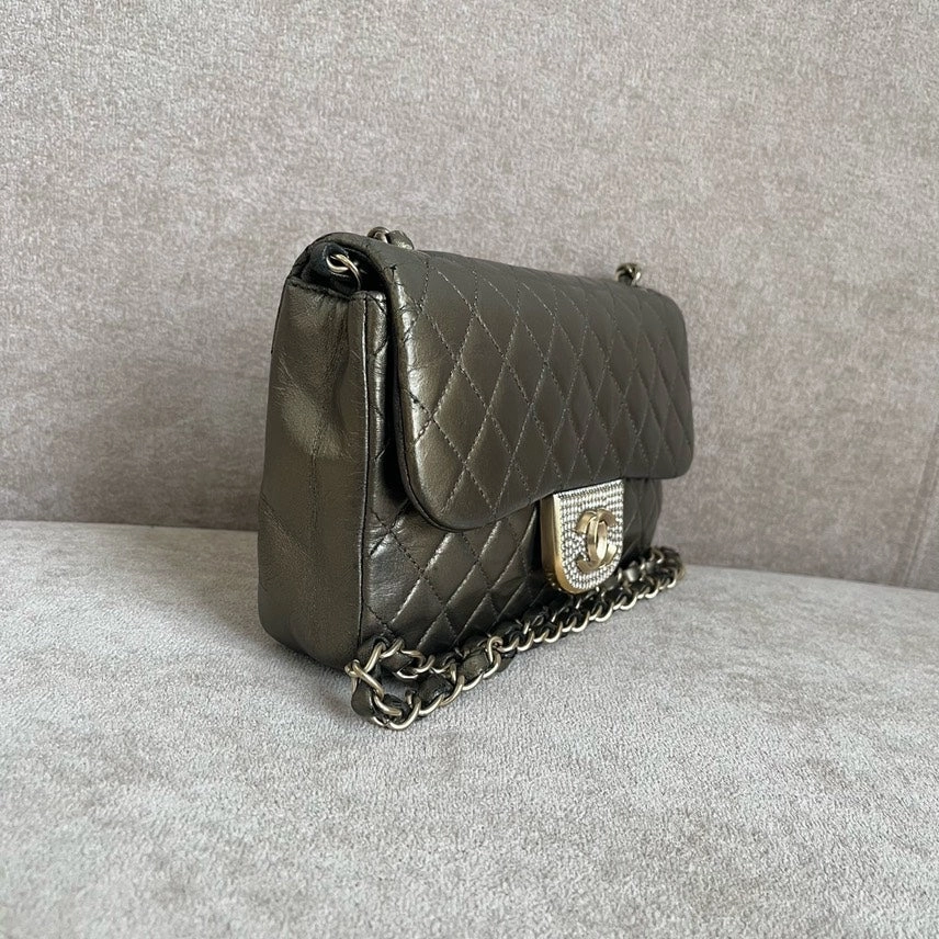 Preloved Chanel HMM Quilted Olive Leather Shoulder Bag
