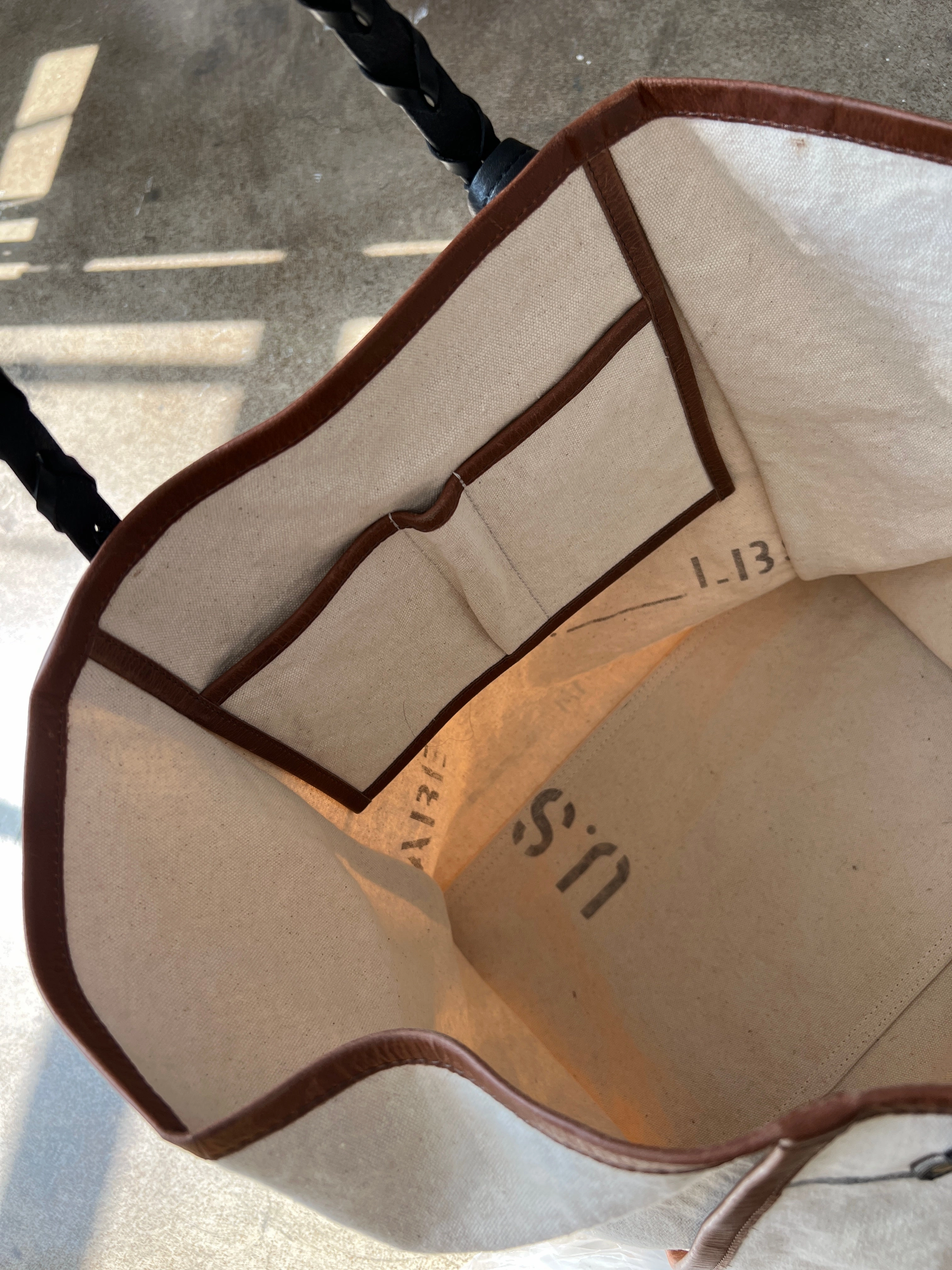 QUITE FULL TAUNTON TOTE