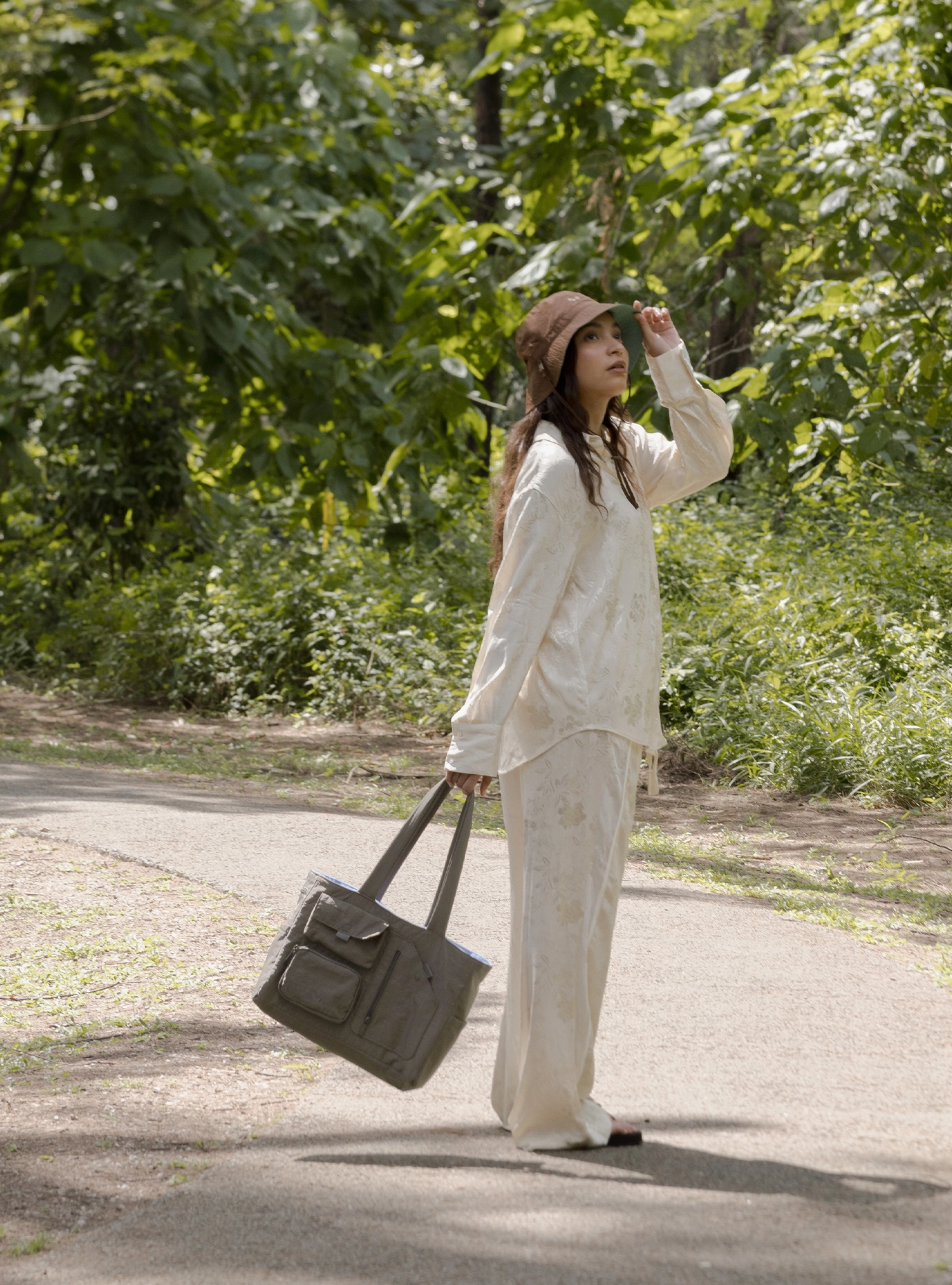 Reversible Multi-Pocket Tote (Husk)