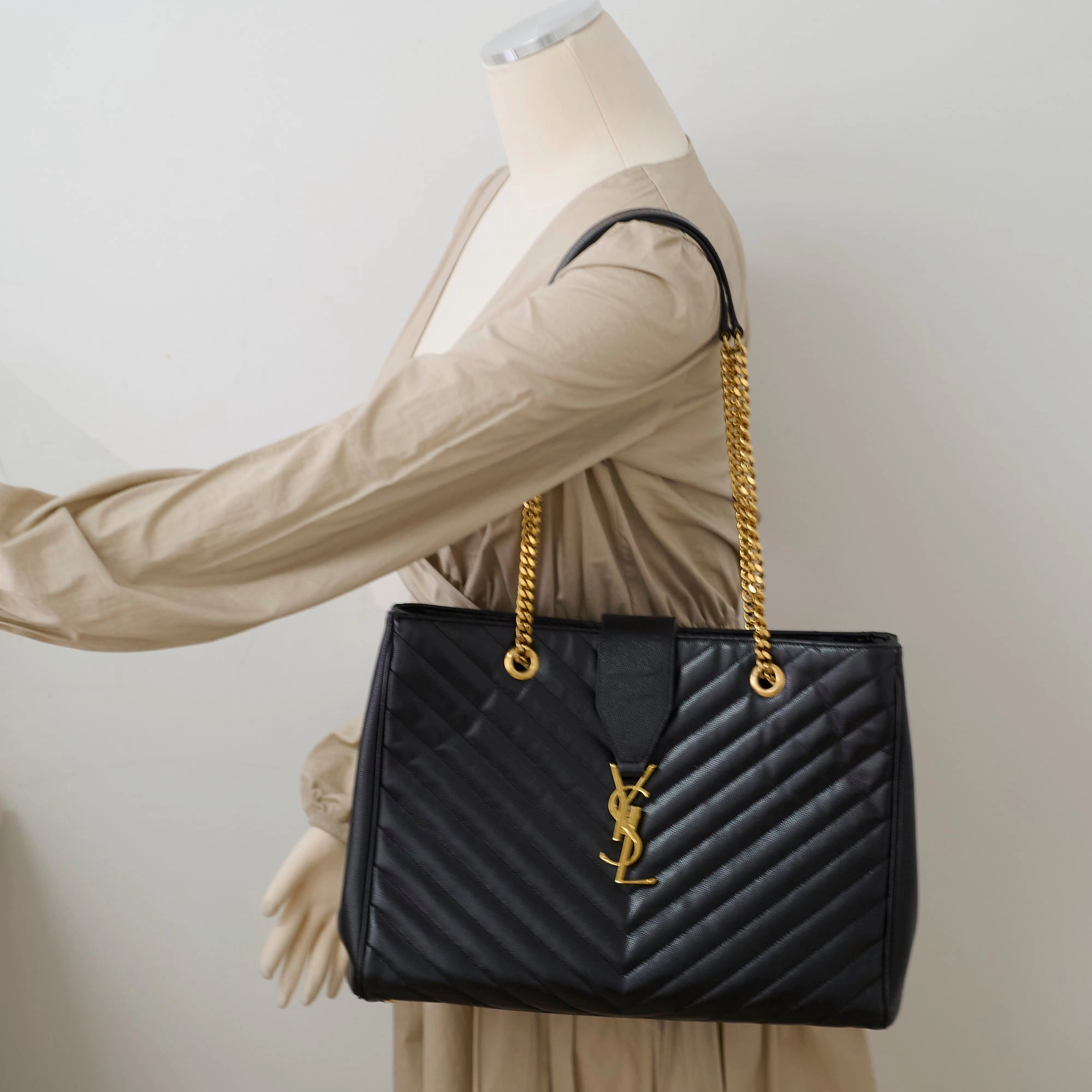 Saint Laurent Matelasse Tote Bag Black