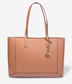 Sallie tote in luggage