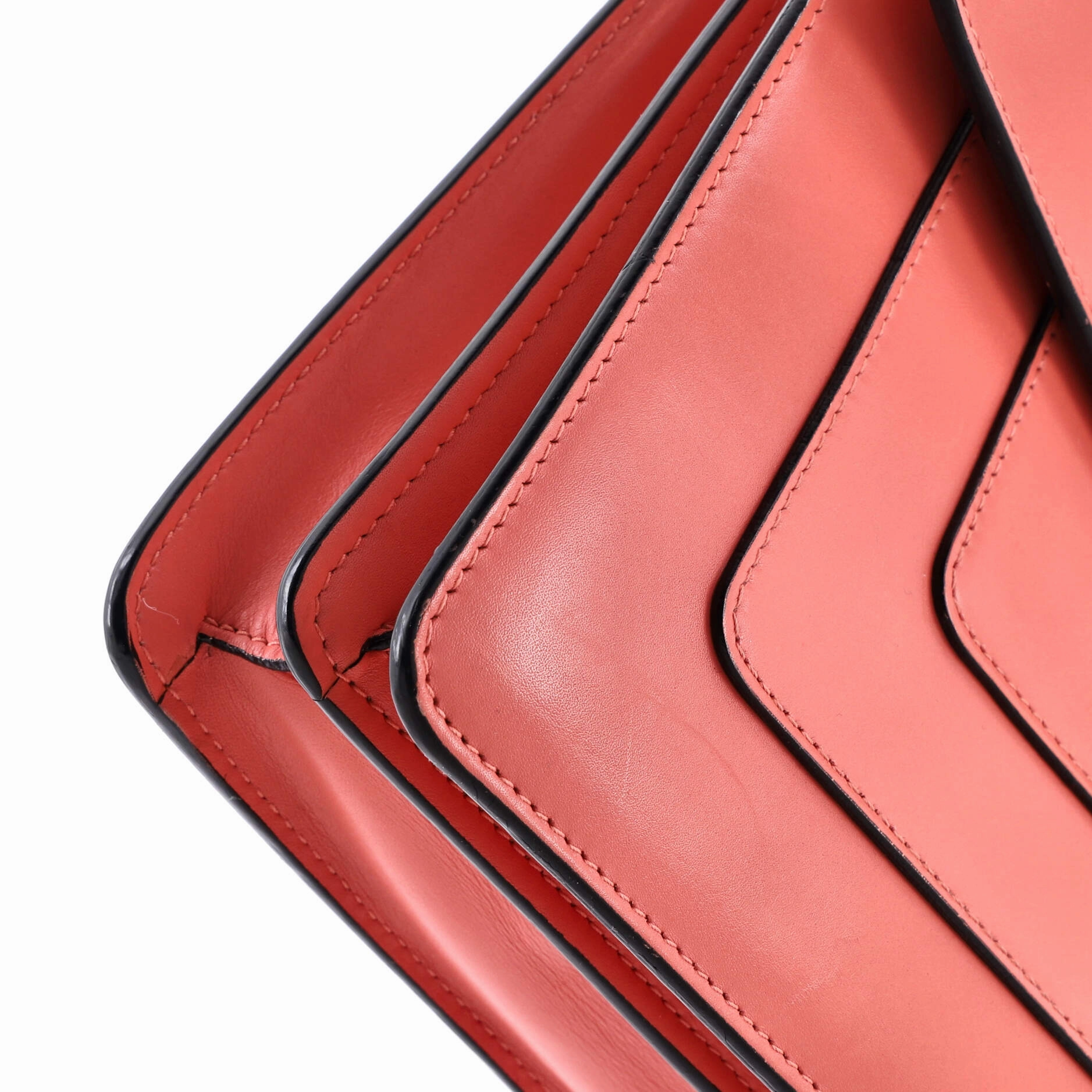 Serpenti Forever Shoulder Bag Leather Medium