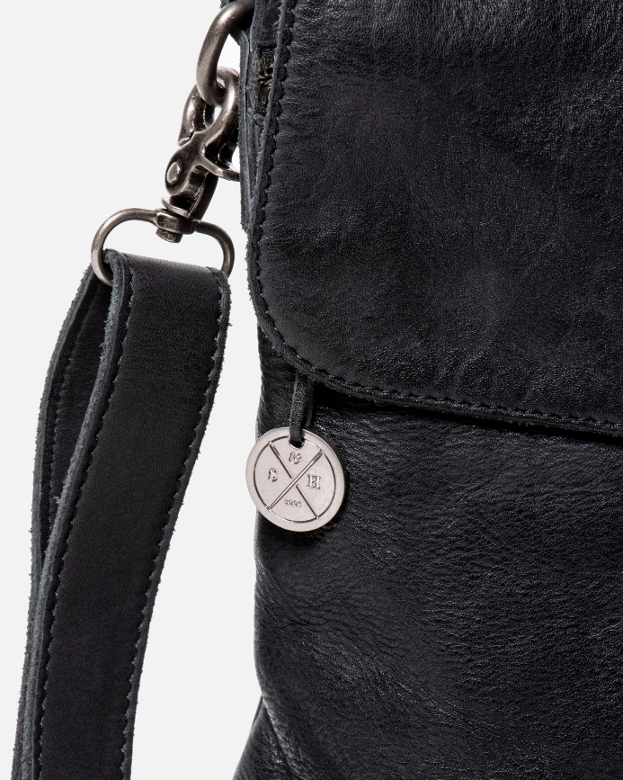 STITCH & HIDE WASHED LEATHER BERLIN REPORTER/SHOULDER BAG BLACK - FREE WALLET POUCH