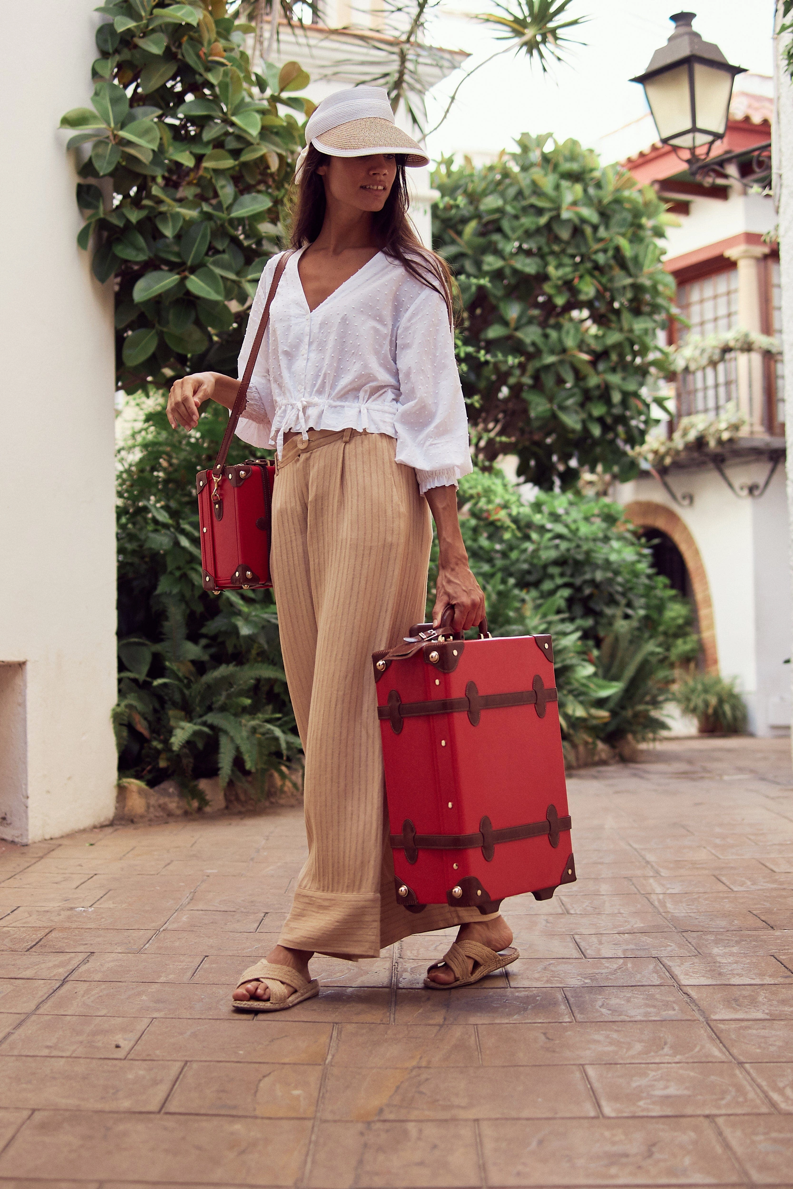 The Entrepreneur - Red Carryon