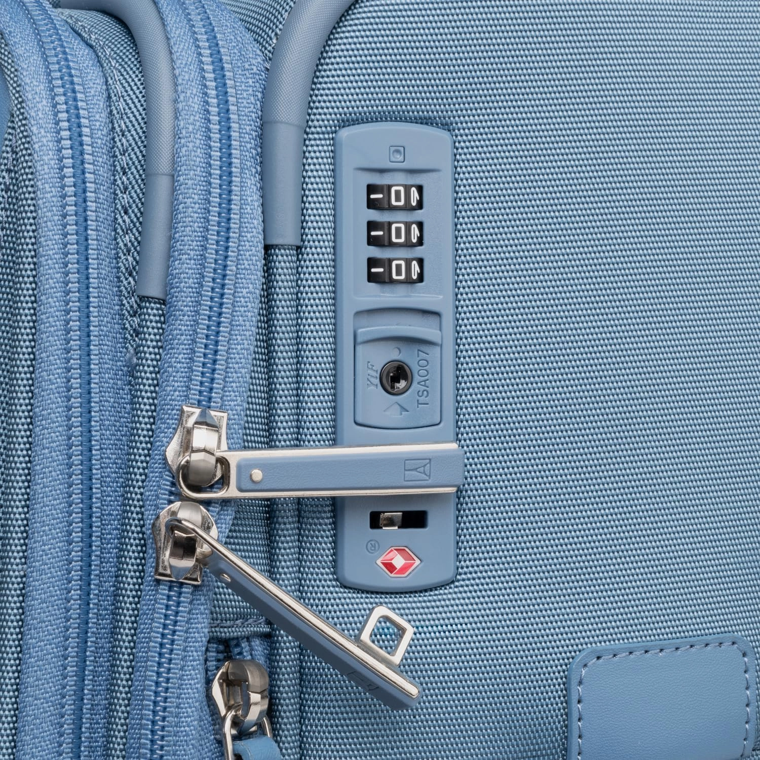 Travelpro Versapack   Lightweight Softside Expandable 21-Inch Carry On Luggage