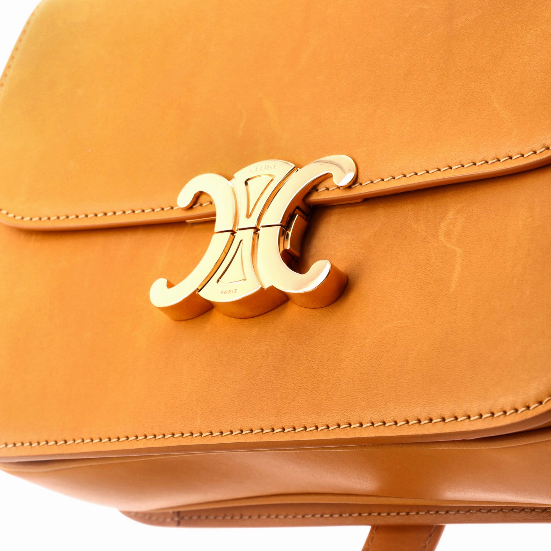 Triomphe Shoulder Bag Smooth Calfskin Medium