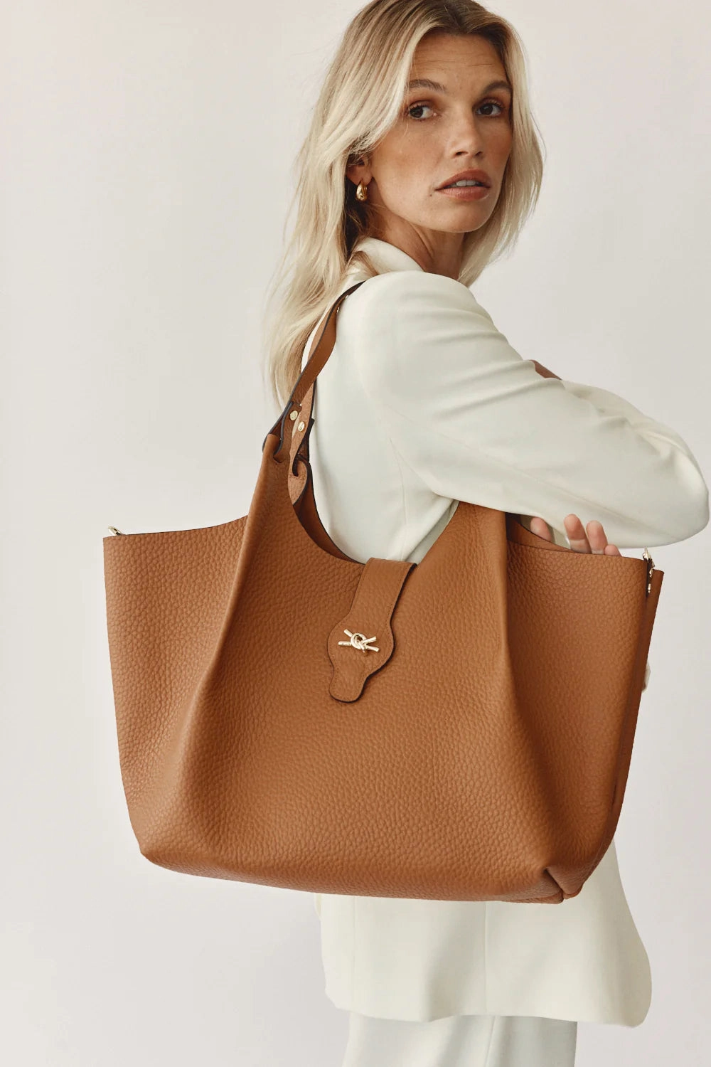 Vestirsi Grace Large East West Tote Tan
